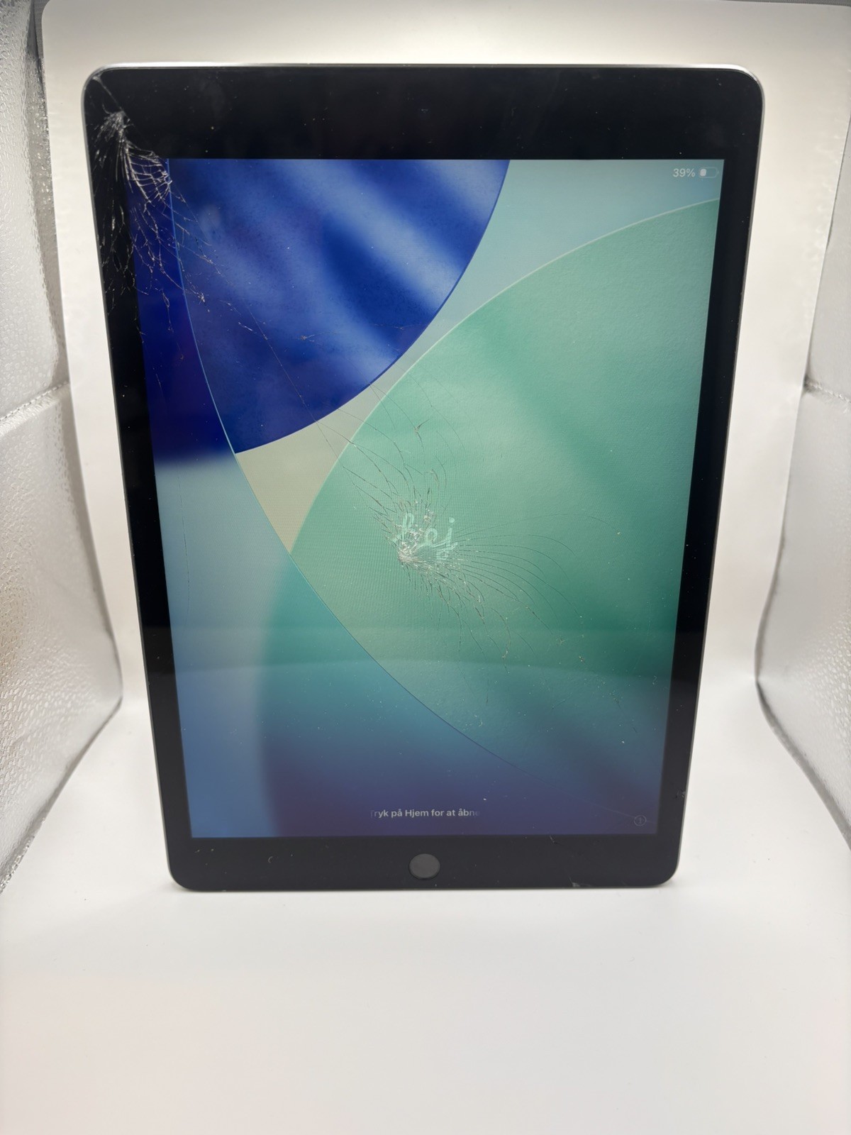 Apple iPad (9th Generation) A2602 64 GB, Wi-Fi, 10.2 in – Silver