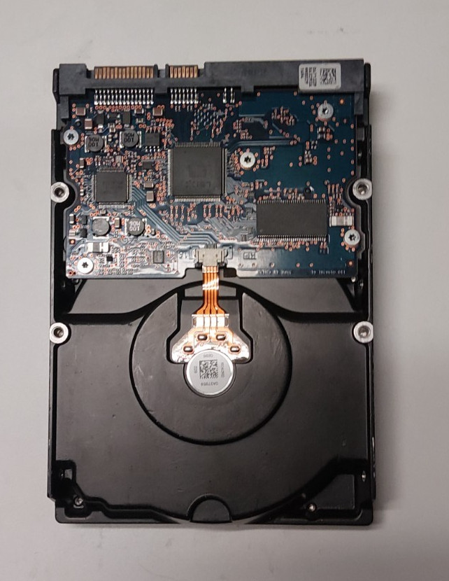 HITACHI 2TB HDD DT01ACA300 7200 RPM 64MB Cache SATA 3.0Gb/s