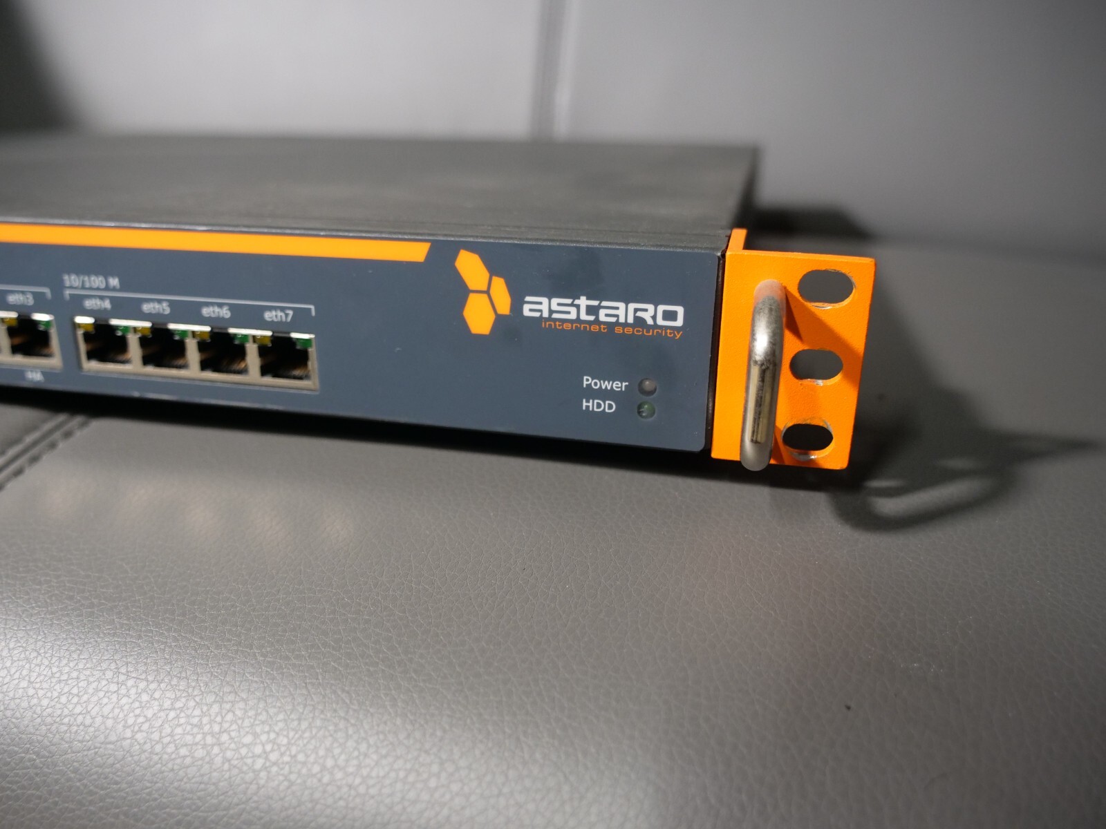 Sophos / Astaro Security Gateway 220 / 8-Port 2xUSB 10/100/1000