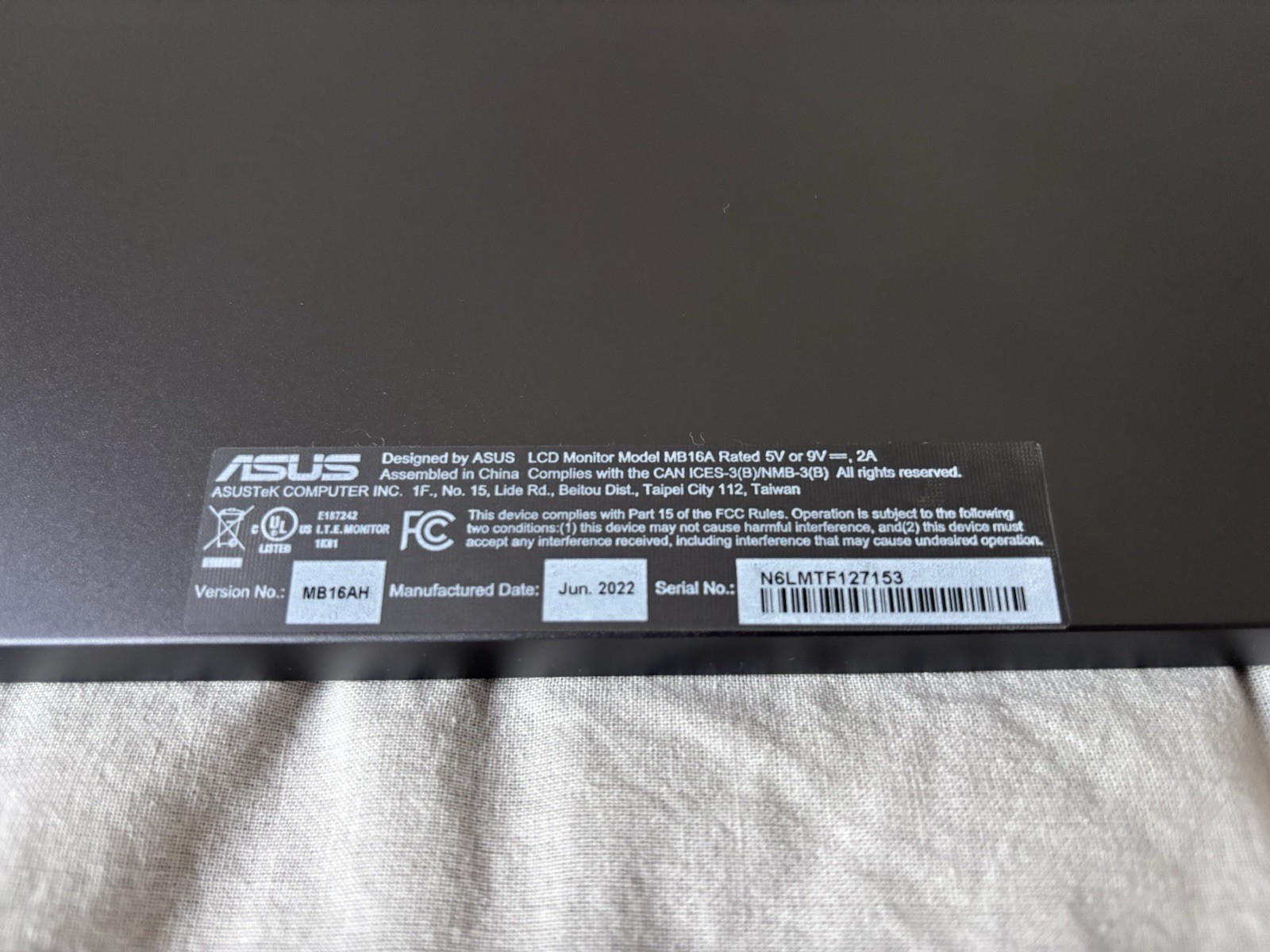 Asus ZenScreen MB16AH 15.6 Inch LCD Monitor w/ Foldable Protective Case