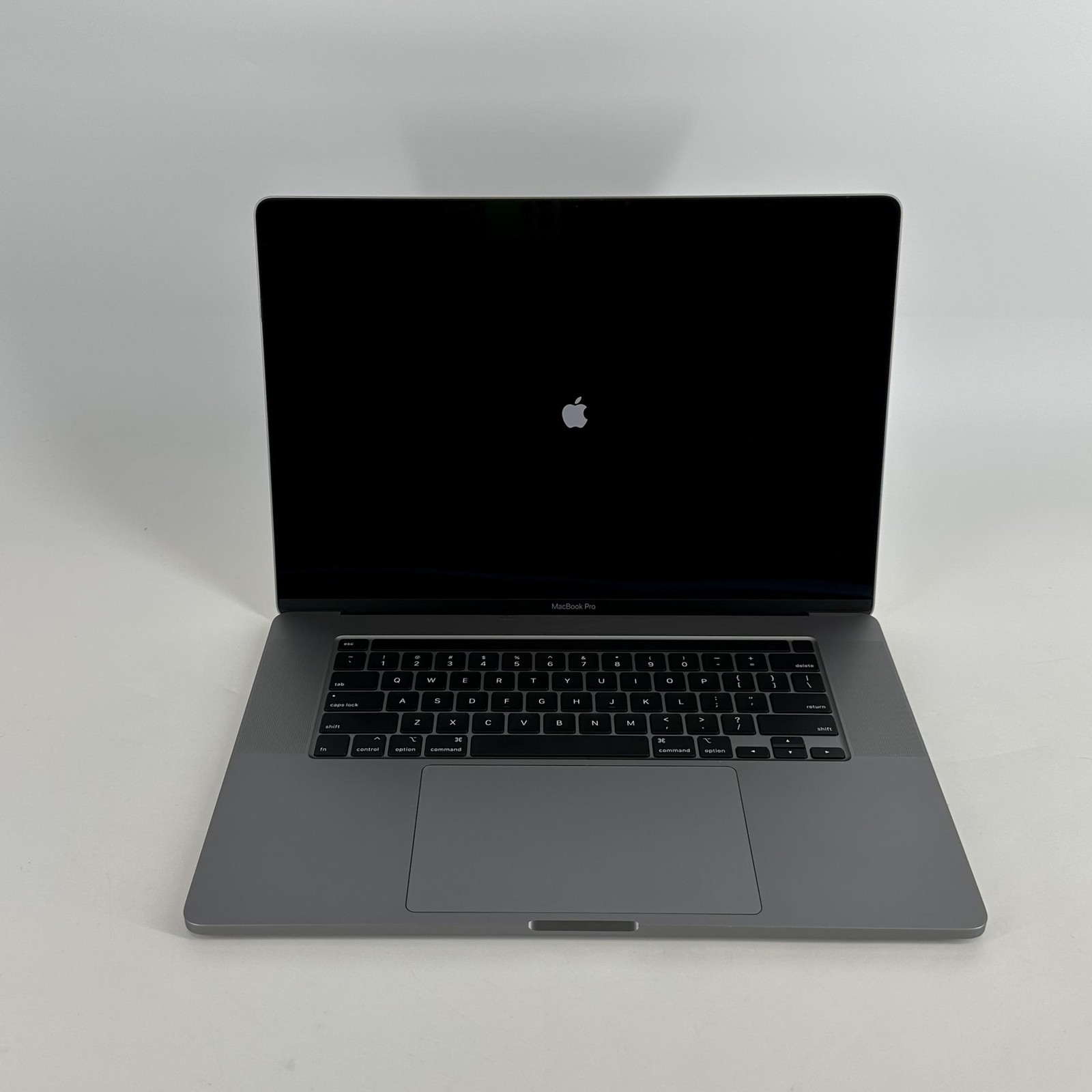 MacBook Pro 16 Touch Bar Space Gray 2019 2.4GHz i9 32GB 2TB SSD Radeon Pro 5500M