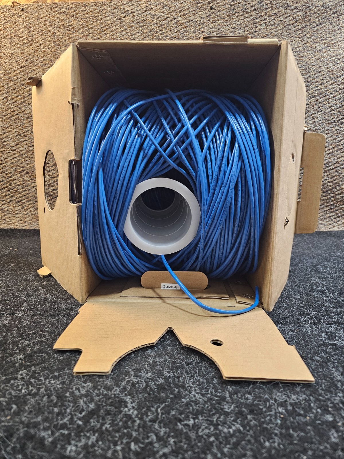 Wavenet 1000feet Cat5 / Cat5e Bulk Cable Solid CMR PVC 350MHz Blue CAT5-CMR-BL