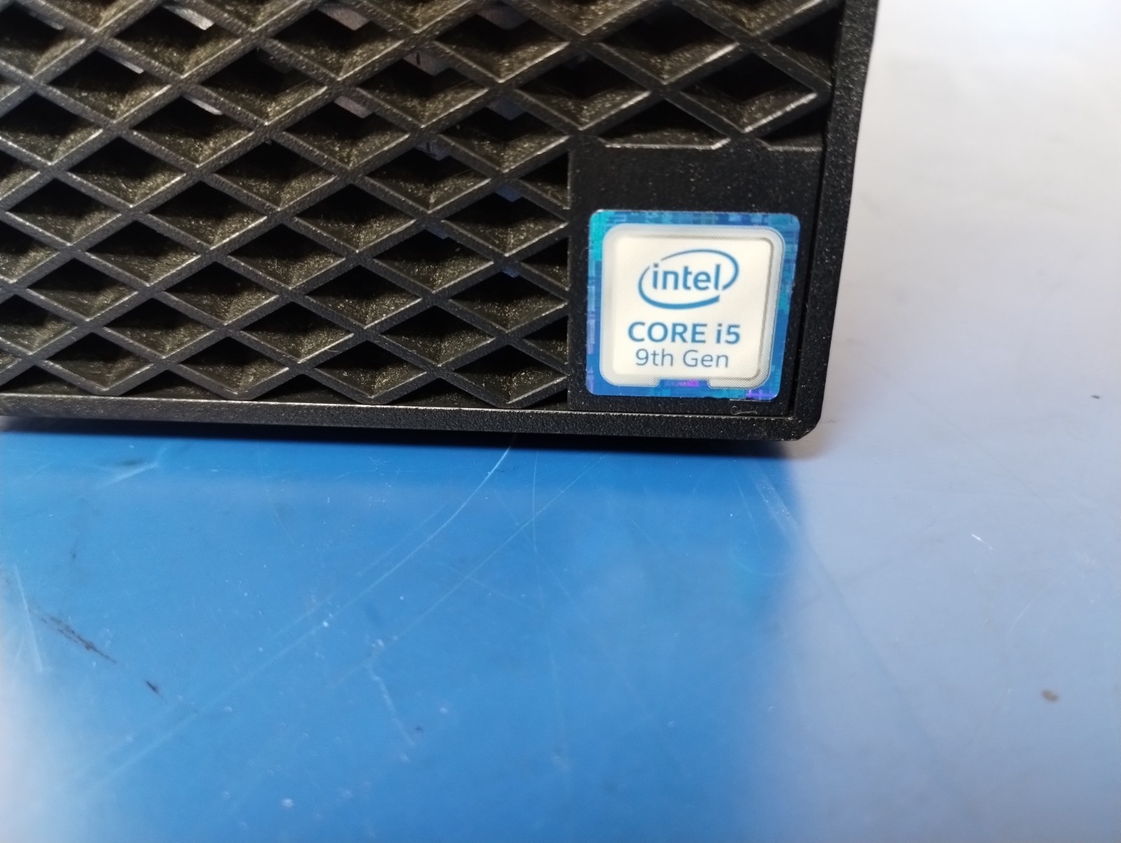 DELL OptiPlex 5070 i5-9500 3.00 GHz16 GB RAM 256 GB M.2 Intel(R) UHD