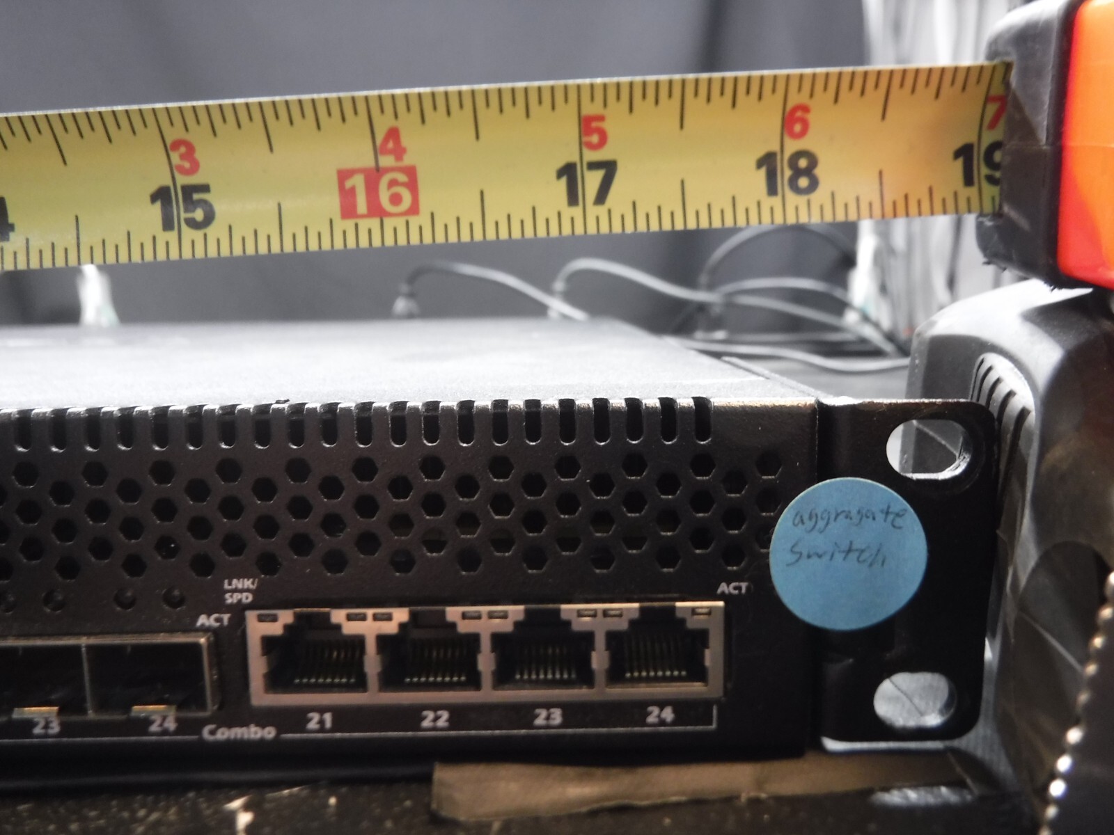 Dell Inc. P/N: C211M Rev: A02 Power Connect 8024F Network Swtich