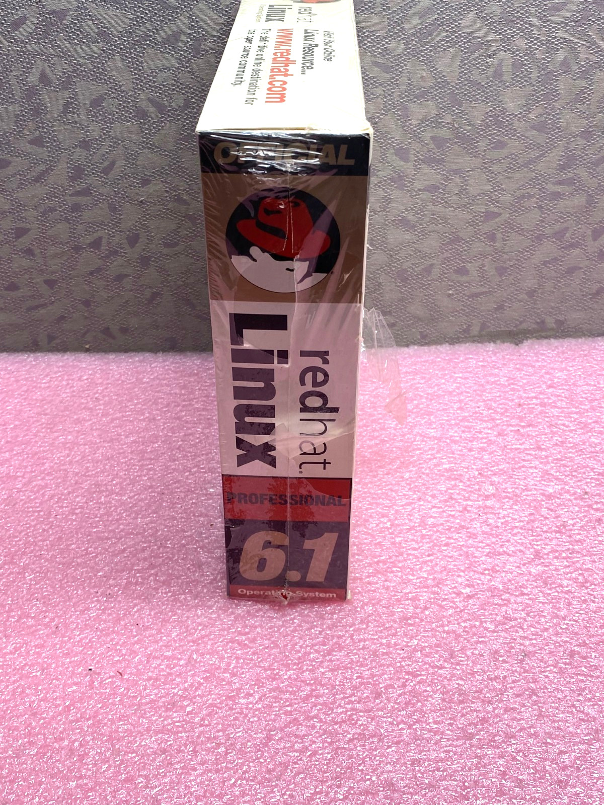 VINTAGE REDHAT LINUX 6.1 OPERATING SYSTEM AND CD’S FACTORY SEALED 1999