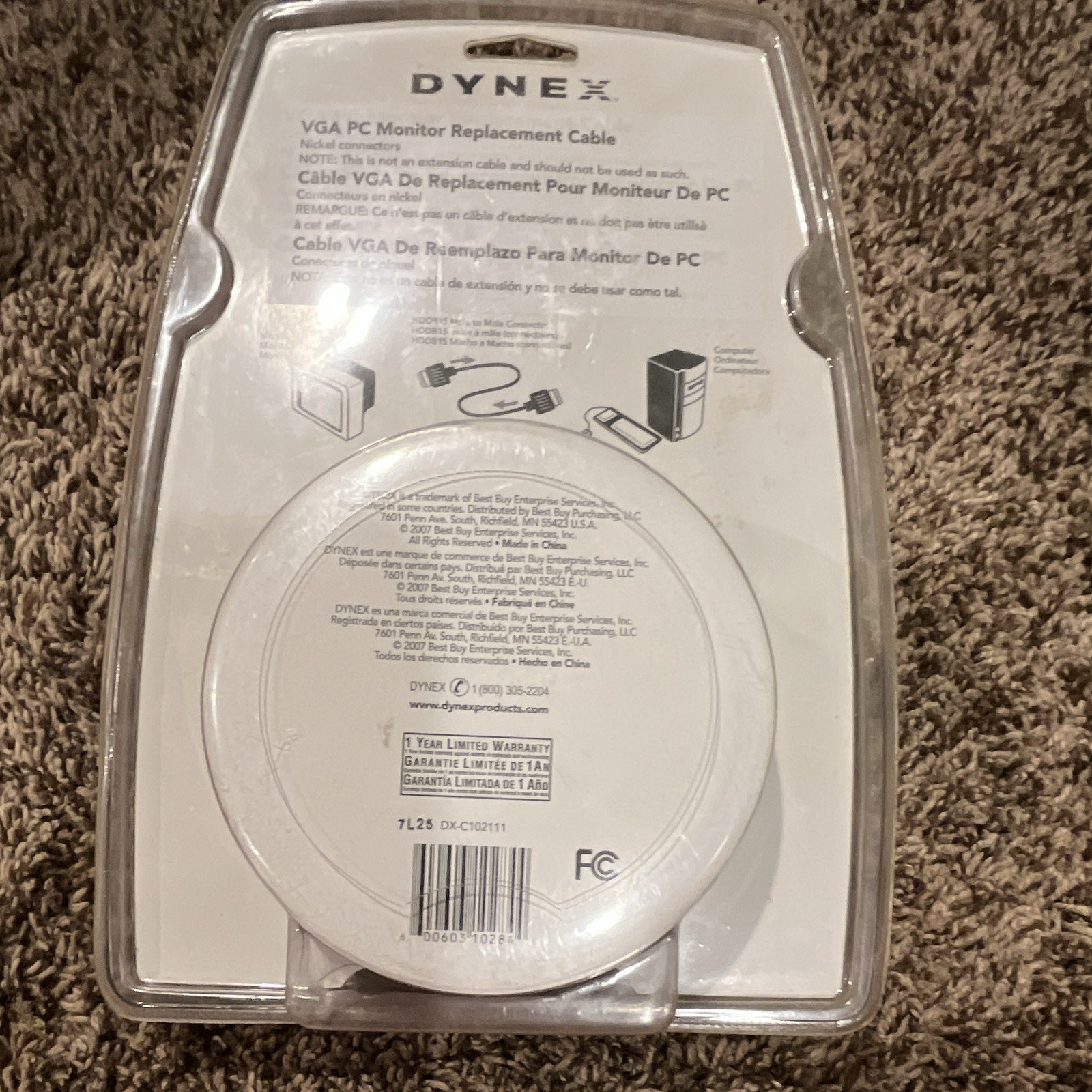 Dynex DX-C102111 VGA/SVGA D-Sub Male to Male Cable 6 ft Black Nickel