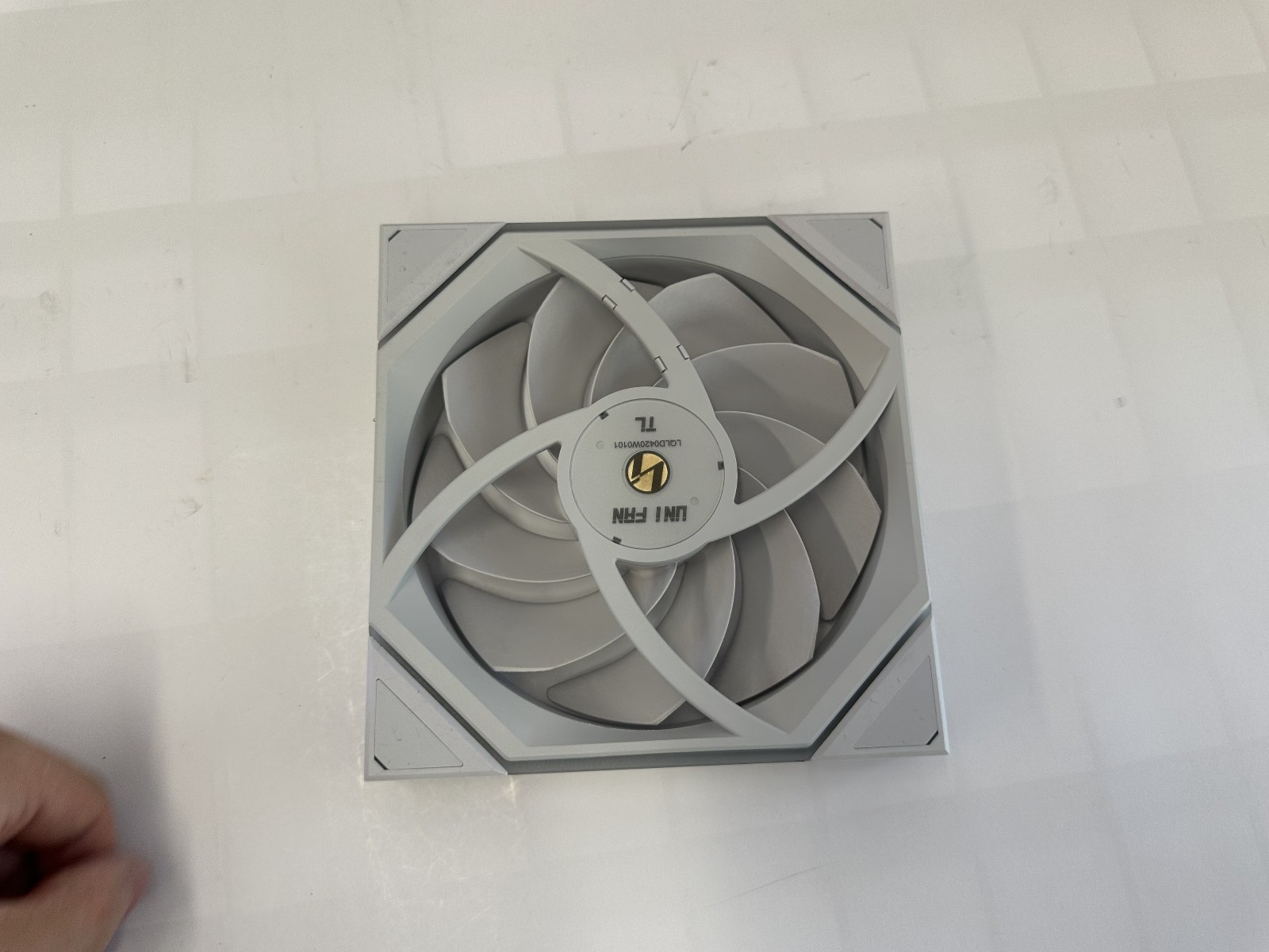 *Fans Only* Lian Li Uni Fan TL 140mm Case Fan – White (1-Pack)