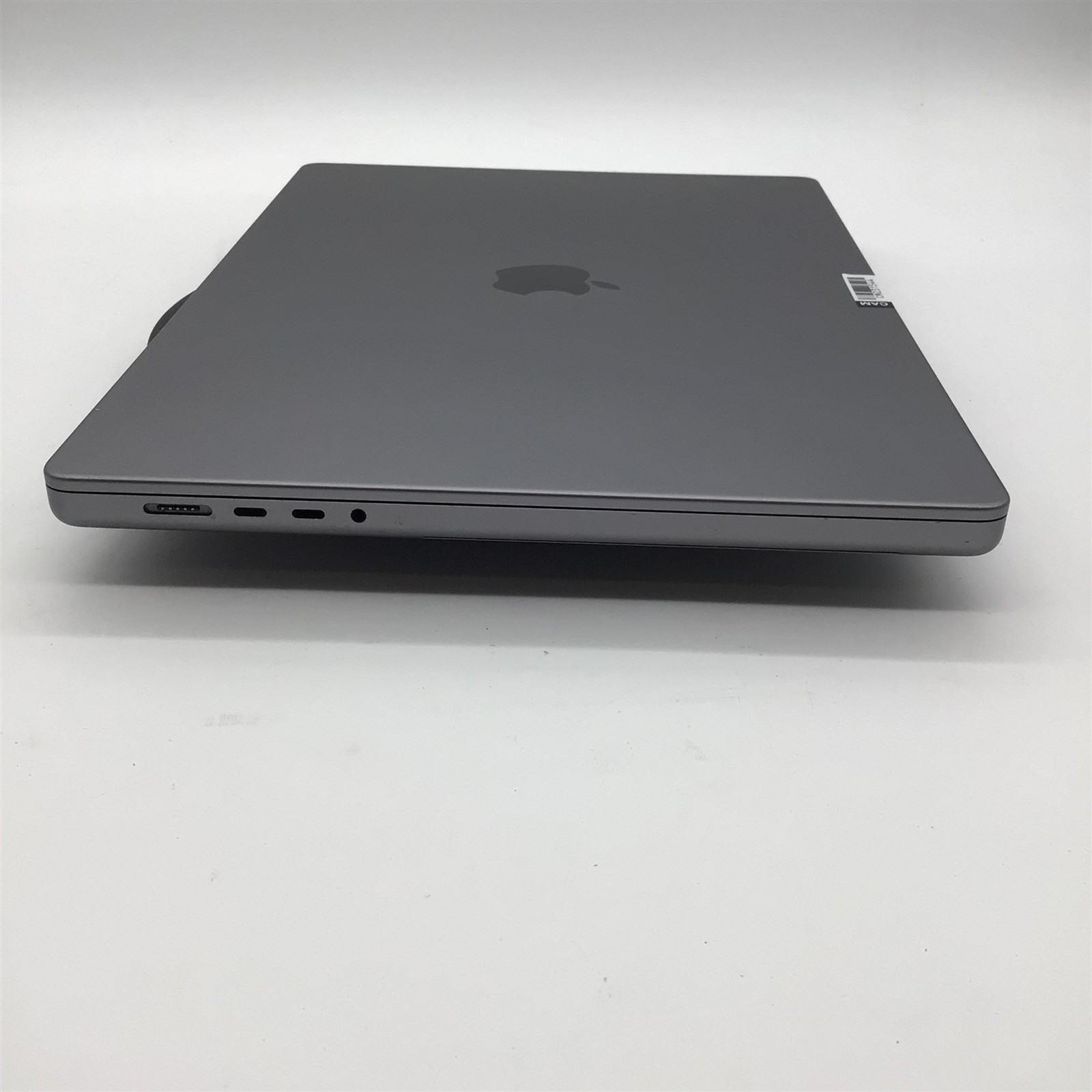Apple A2780 MacBook Pro 16″ Apple M2 Pro/32GB RAM/512GB SSD – MacOS Tahoe