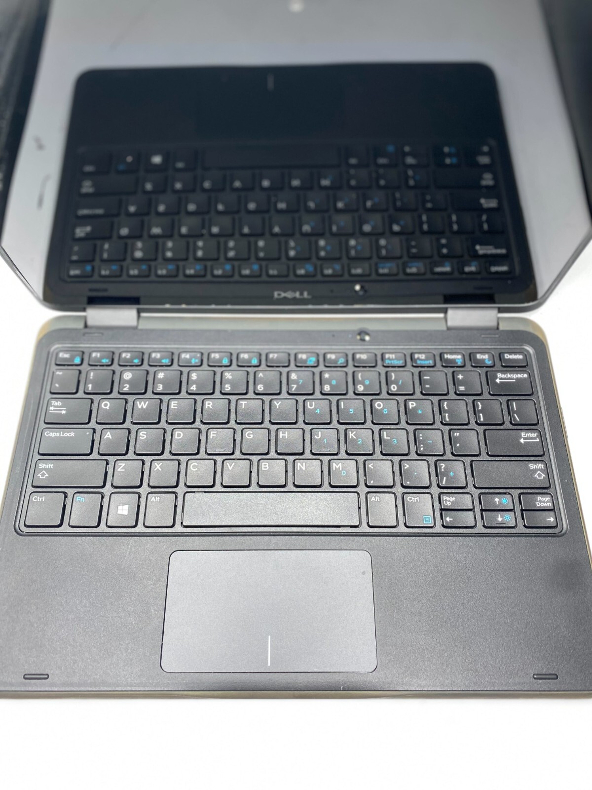 Dell Latitude 3190 2-IN-1 Pentium N5030 8GB RAM 256GB Windows 10 Pro, Works good
