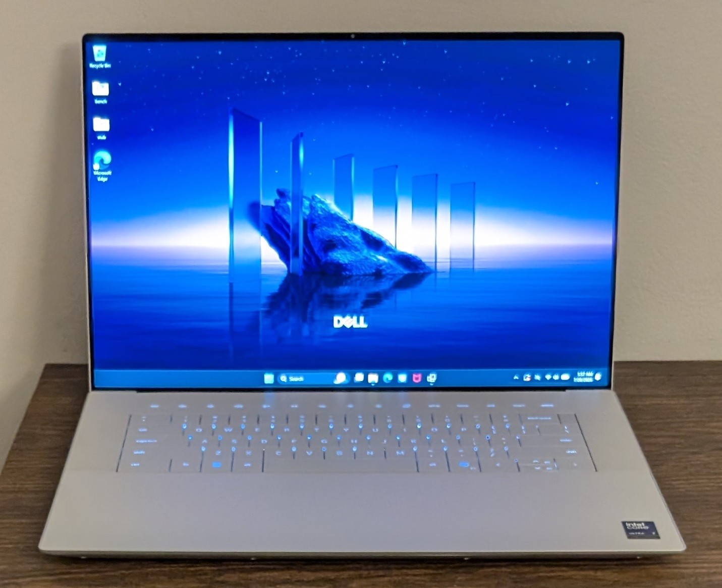 Dell XPS/Premium 16 4K OLED Touch (Core Ultra 7 255H, 32GB/1TB, RTX 5050) Silver