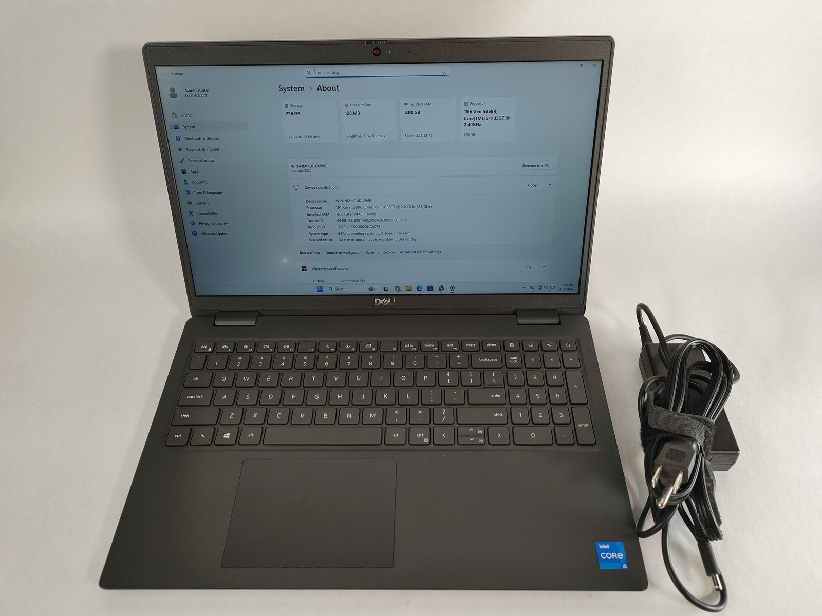 Dell Latitude 3520 Core i5-1135G7 2.40 GHz 8 GB DDR4 256 GB NVMe Windows 11 Pro