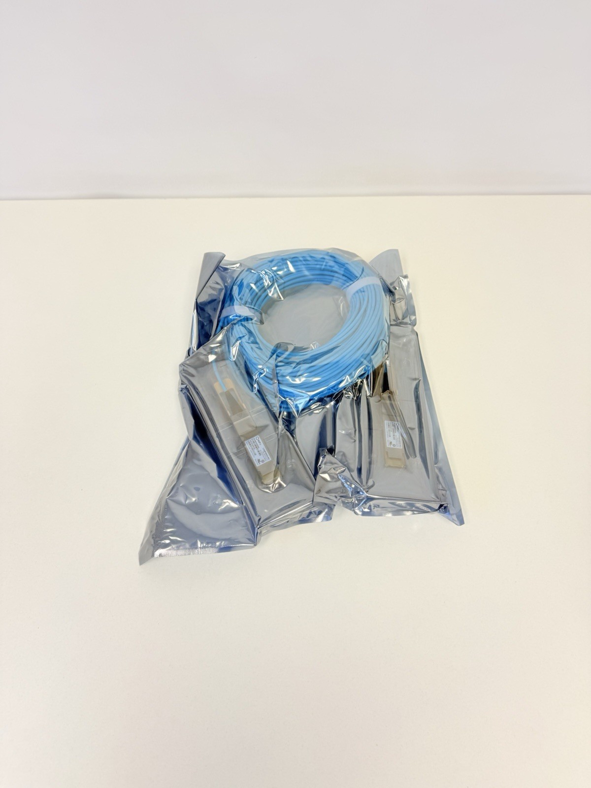 Cisco QSFP-100G-AOC5M 100GBASE QSFP Active Optical Cable, 5M New