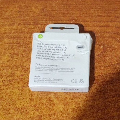 Genuine Apple 1m USB Type-C to Lightning Cable (box is crushed but unopen) NEW