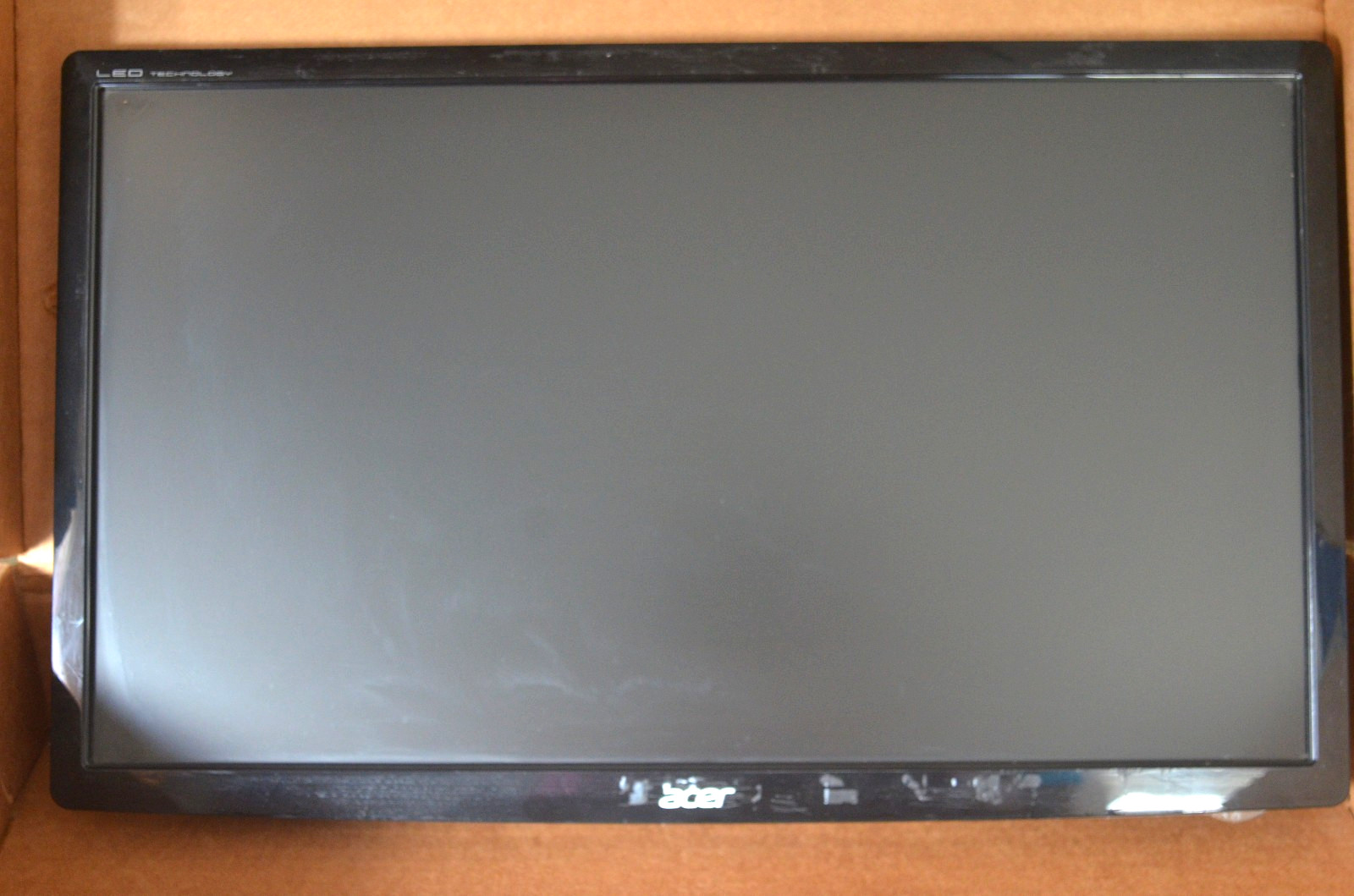 ACER LCD Monitor S201HL–Works (GAR)