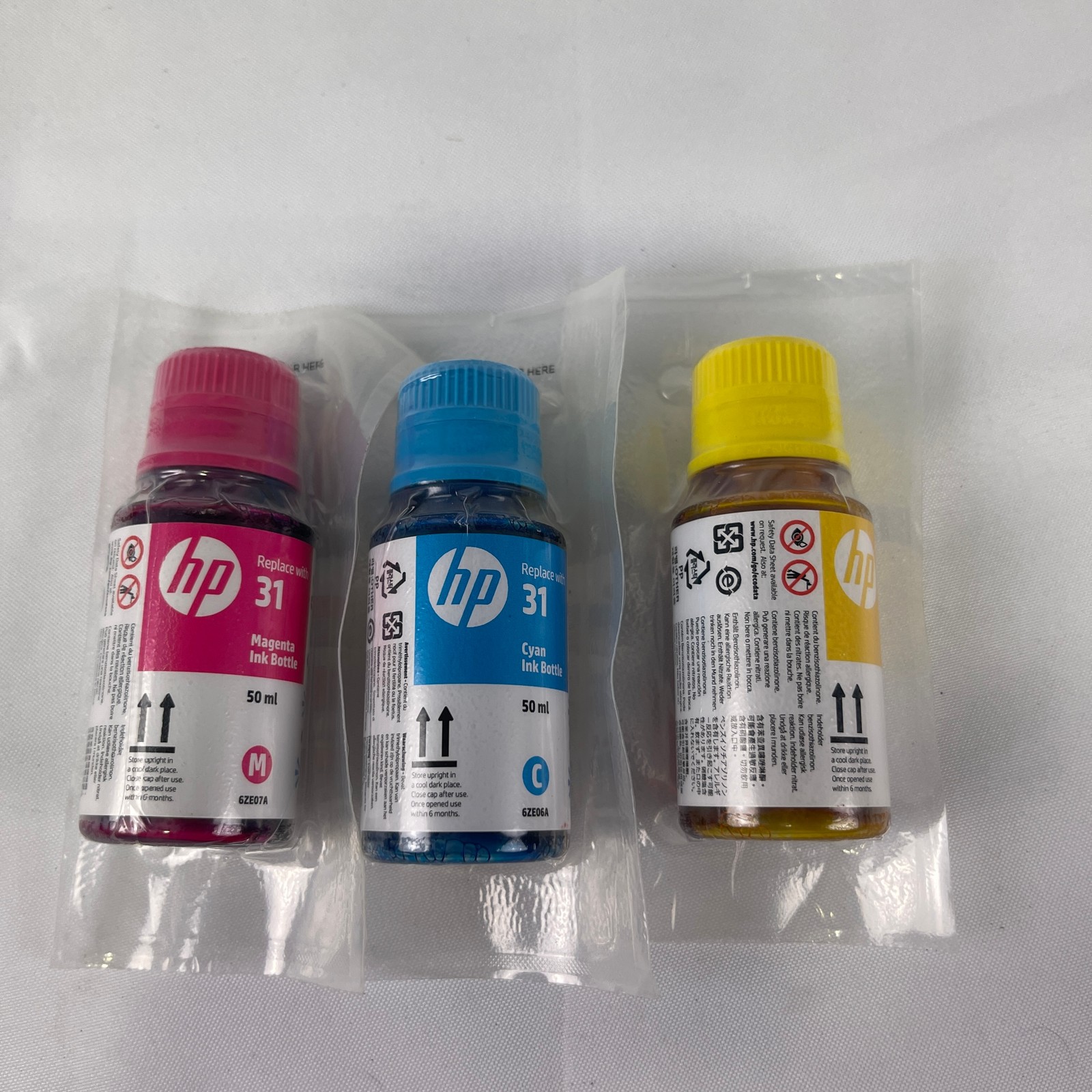 HP 31 Ink Bottle Combo Cyan Magenta Yellow (3-Pack), 8000 Pages, (9C228AN) Set
