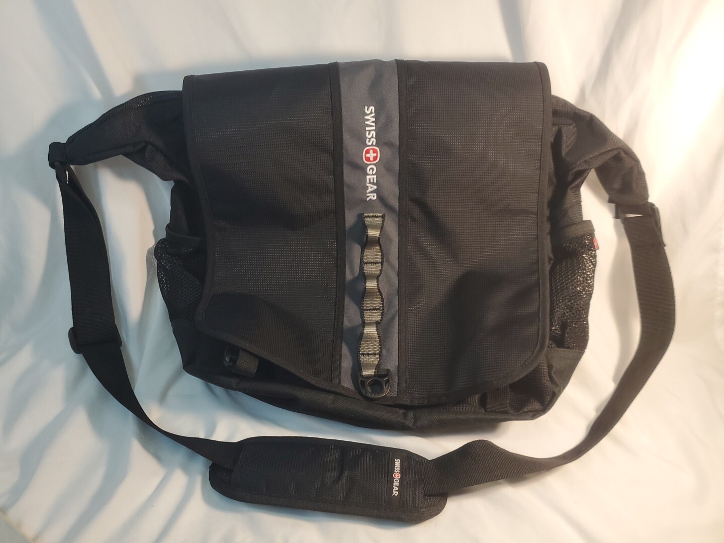 Swiss Gear Messenger Bag Laptop Case Travel Bag 15″×12″×5″ Black