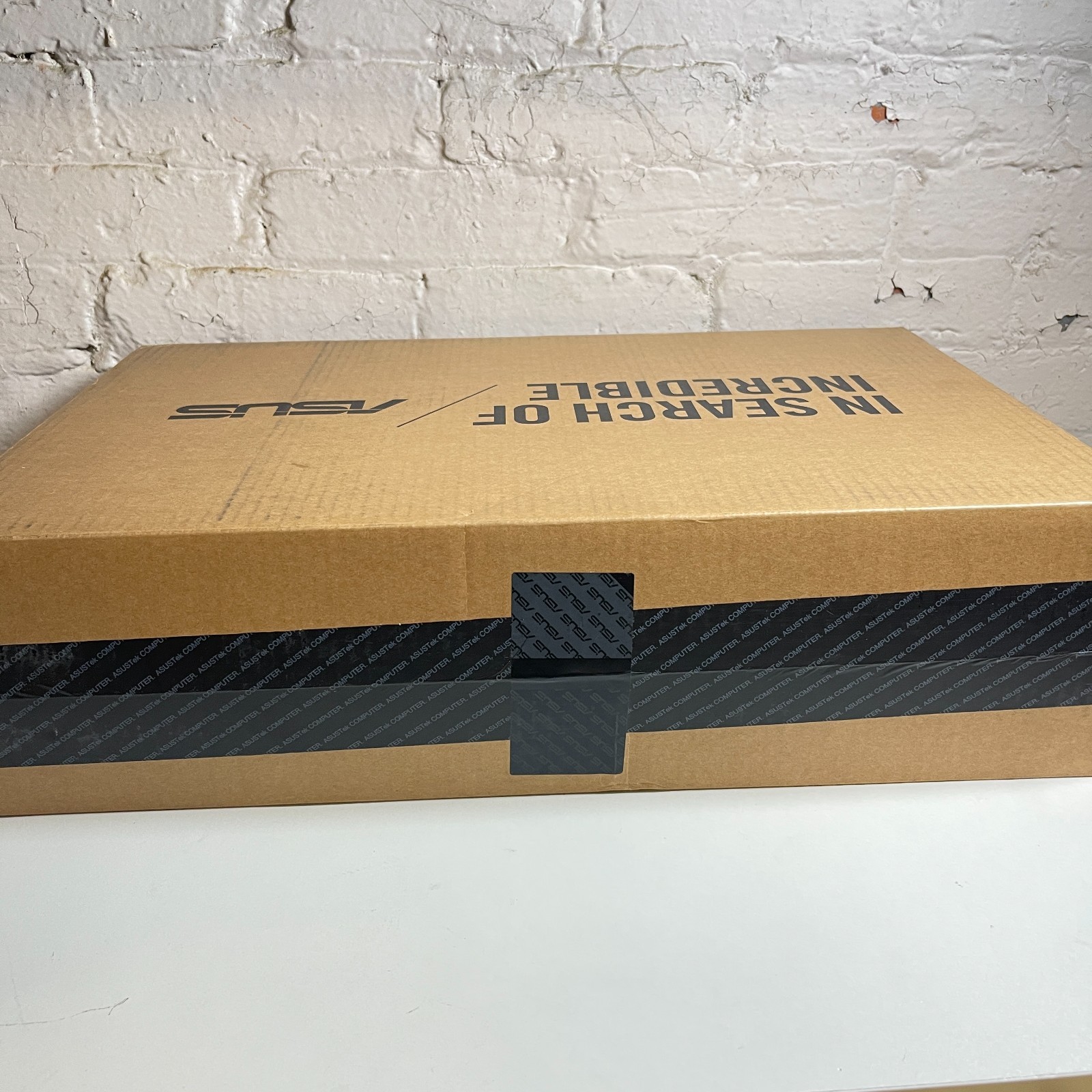 ASUS Vivobook 18In R7 Laptop In Blue – 32GB RAM 1TB – New & Sealed