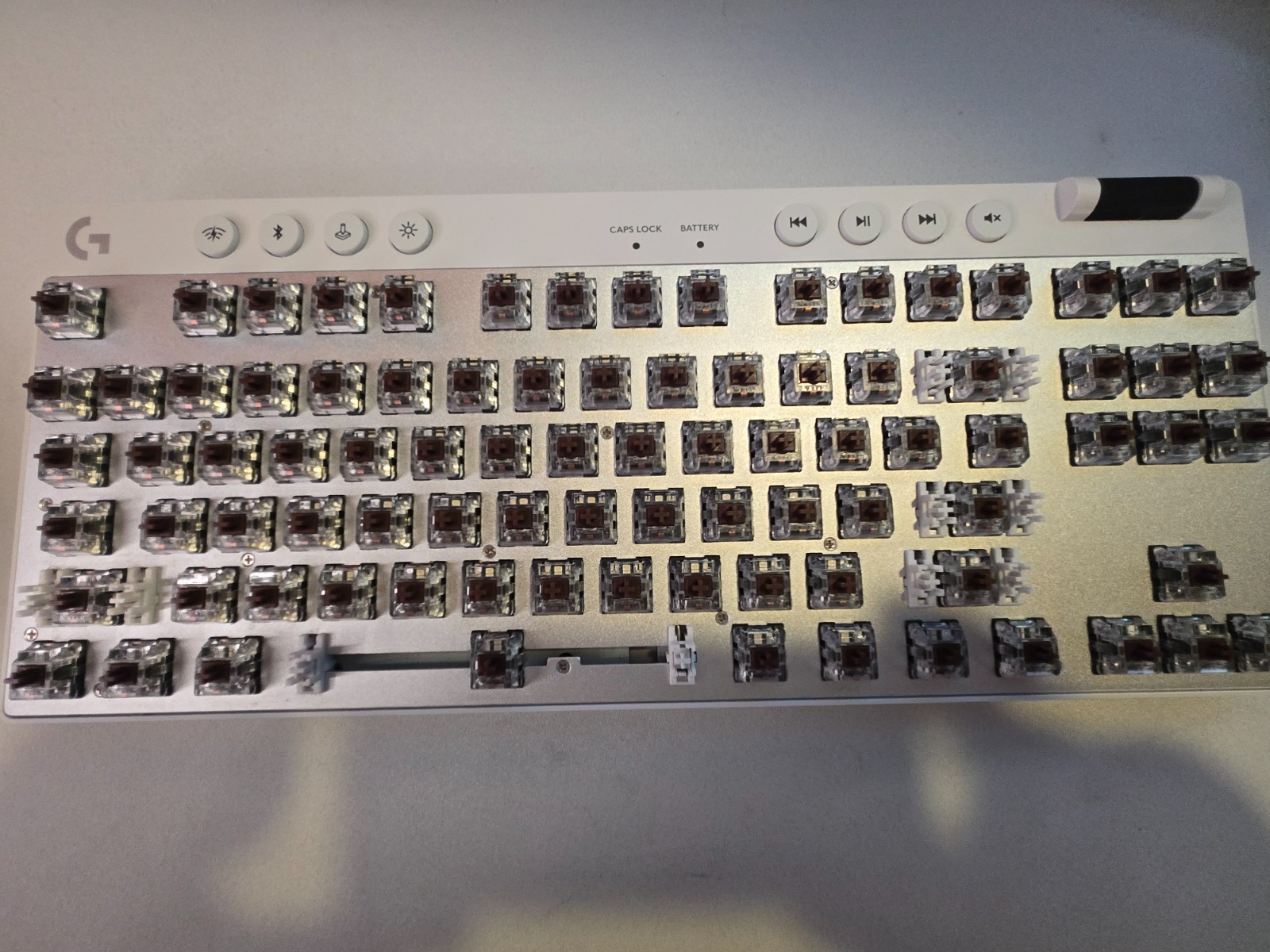 Logitech G PRO X TKL LIGHTSPEED Gaming Keyboard – White (GX Brown Tactile)