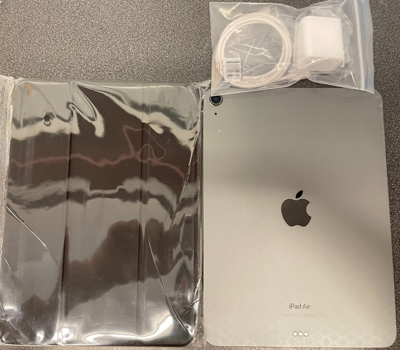 Apple iPad Air 5th Gen Wi-Fi, 10.9in – 64GB – Fair condition