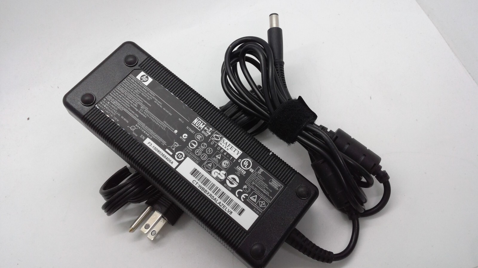 Genuine HP 135W AC Adapter HSTNN-HA01 481420-002 19.5V 7.1A