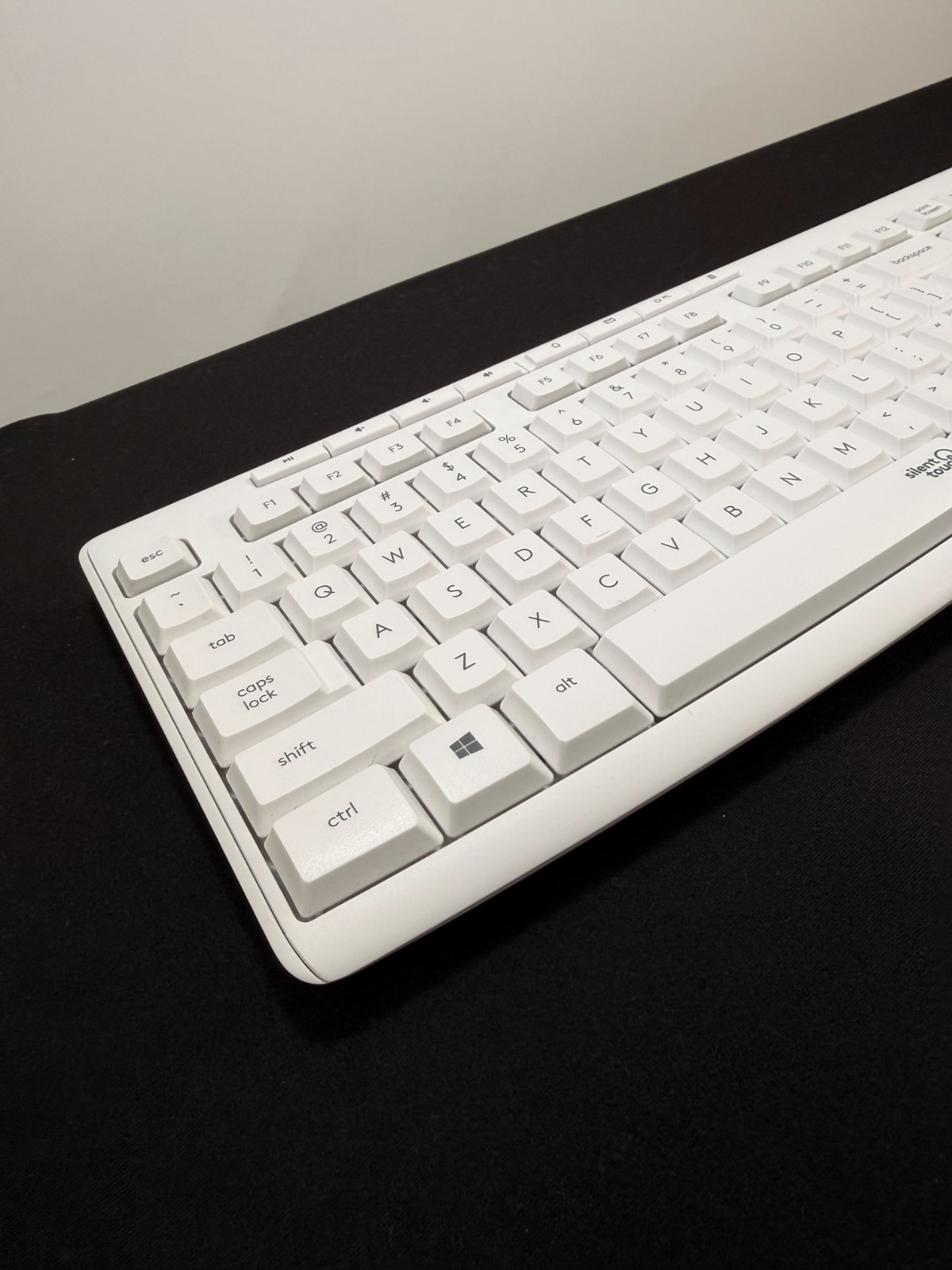 Logitech MK295 Silent Wireless Keyboard and Mouse Combo – White – UNUSED NO BOX