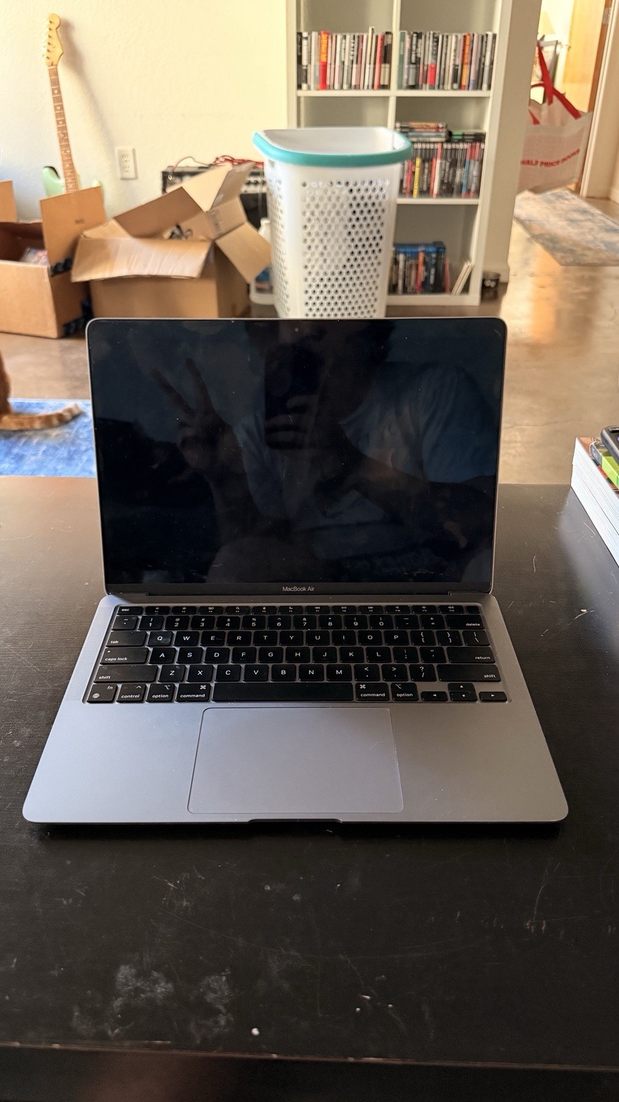 Apple MacBook Air 13.3″ Silver M1 8GB RAM 128GB SSD macOS Tahoe