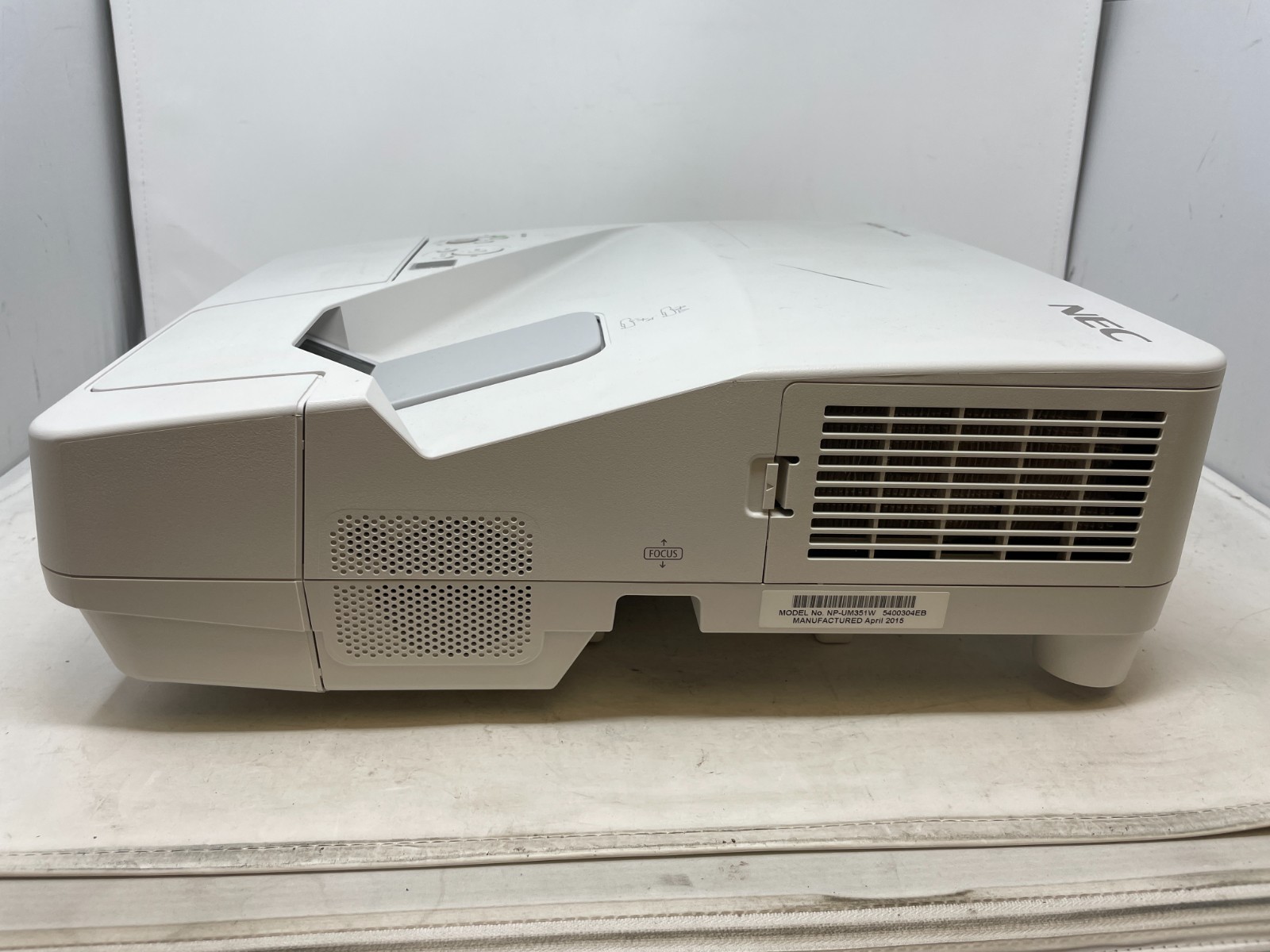 REPAIR UNIT: NEC NP-UM351W Ultra Short Throw 3LCD Projector – 820 Lamp Hours