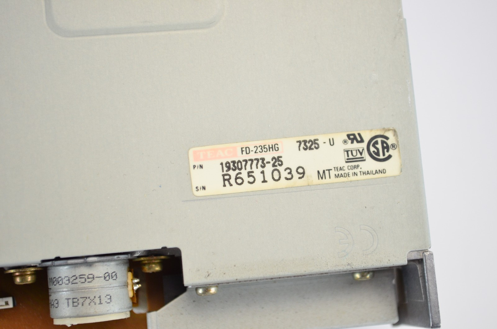 Various Manufacturer 3.5″ Internal 1.44 MB HD Floppy Disk Diskette Drive 20-Pin