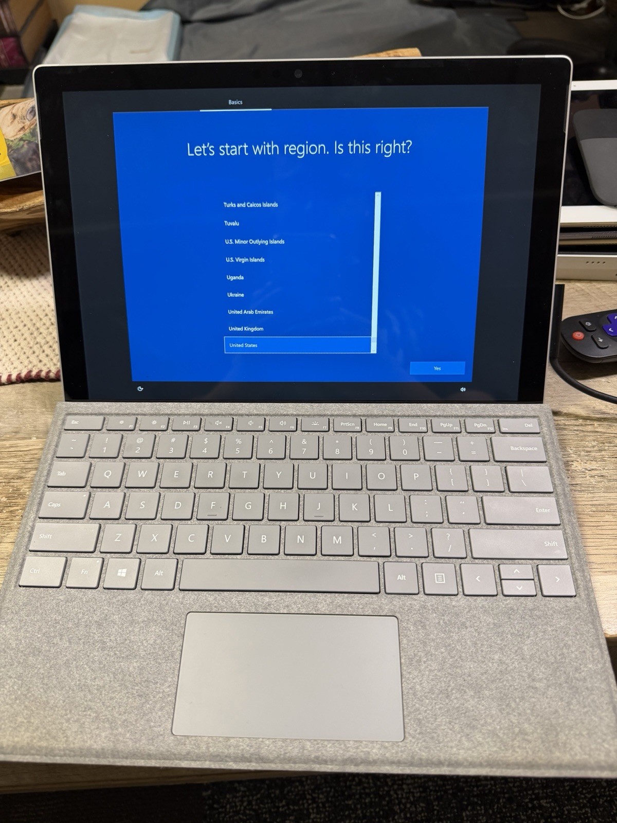 Microsoft Surface Pro 11.5in Touch Wi-Fi i7-8650U 16GB 237GB Win10 Pro Silver