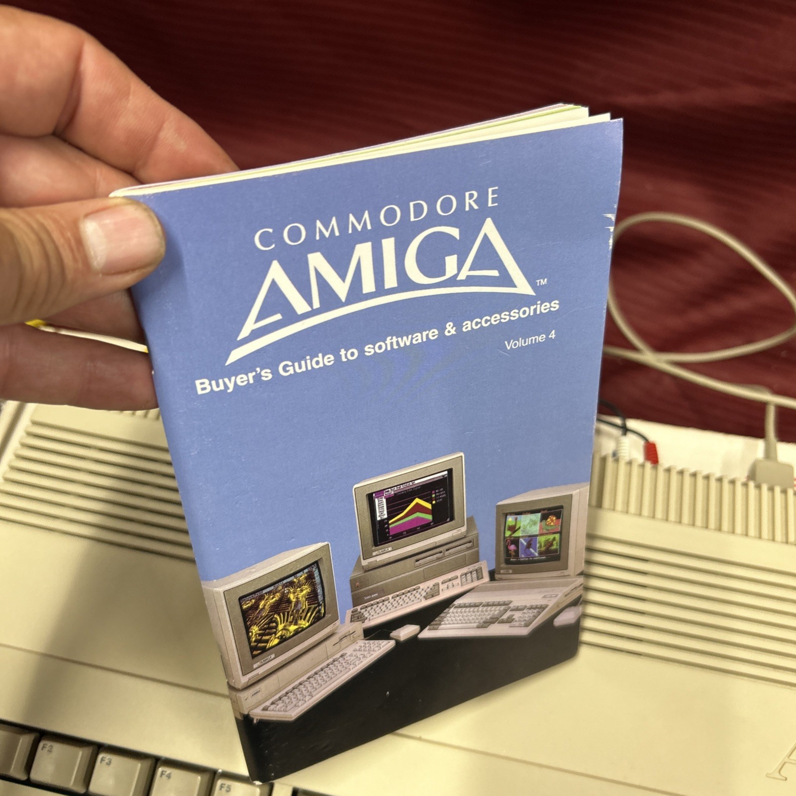 Commodore Amiga Buyer’s Guide To Software and Accessories Vol 4, Vtg Computers