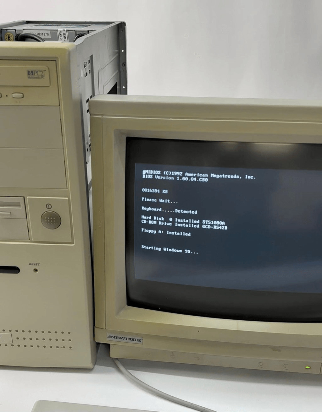 Vintage 1990s Windows 95 PC Tower Intel Pentium 16MB RAM 1GB HDD Retro Gaming