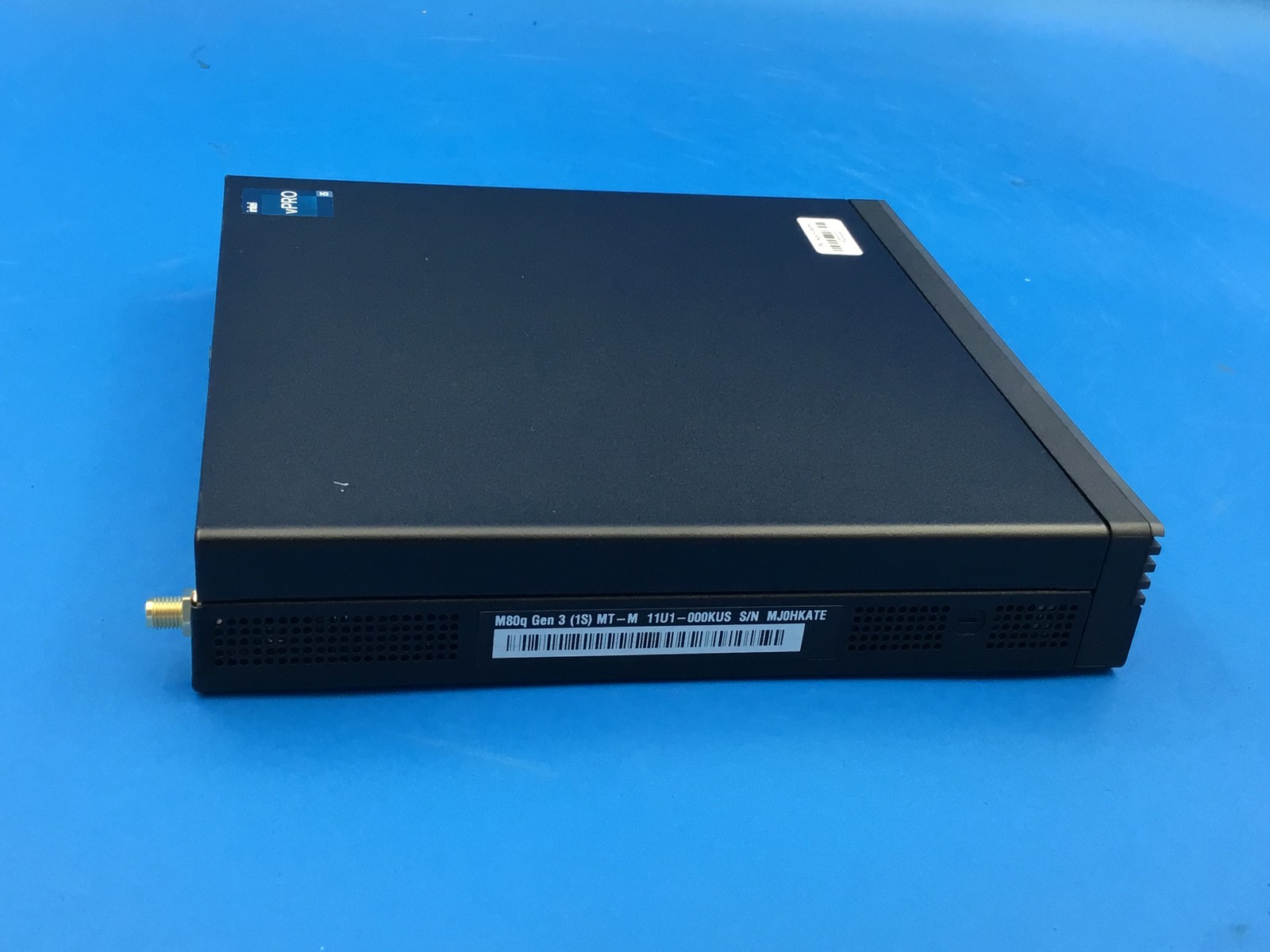 Lenovo ThinkCentre M80q Tiny PC i5-12500T 8GB RAM 256SSD WiFi FHD NO OS WIPED