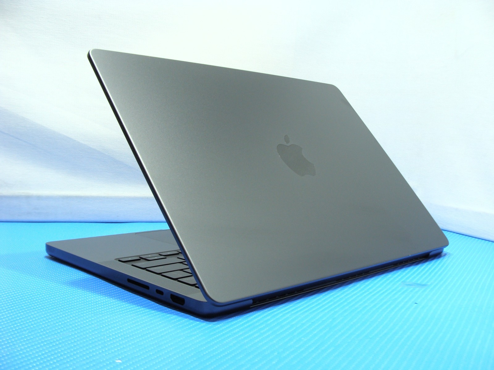 Apple Macbook Pro A2992 2023 14″ M3 Pro 11CPU/14GPU 4.05GHz 18GB 512GB 100% Batt