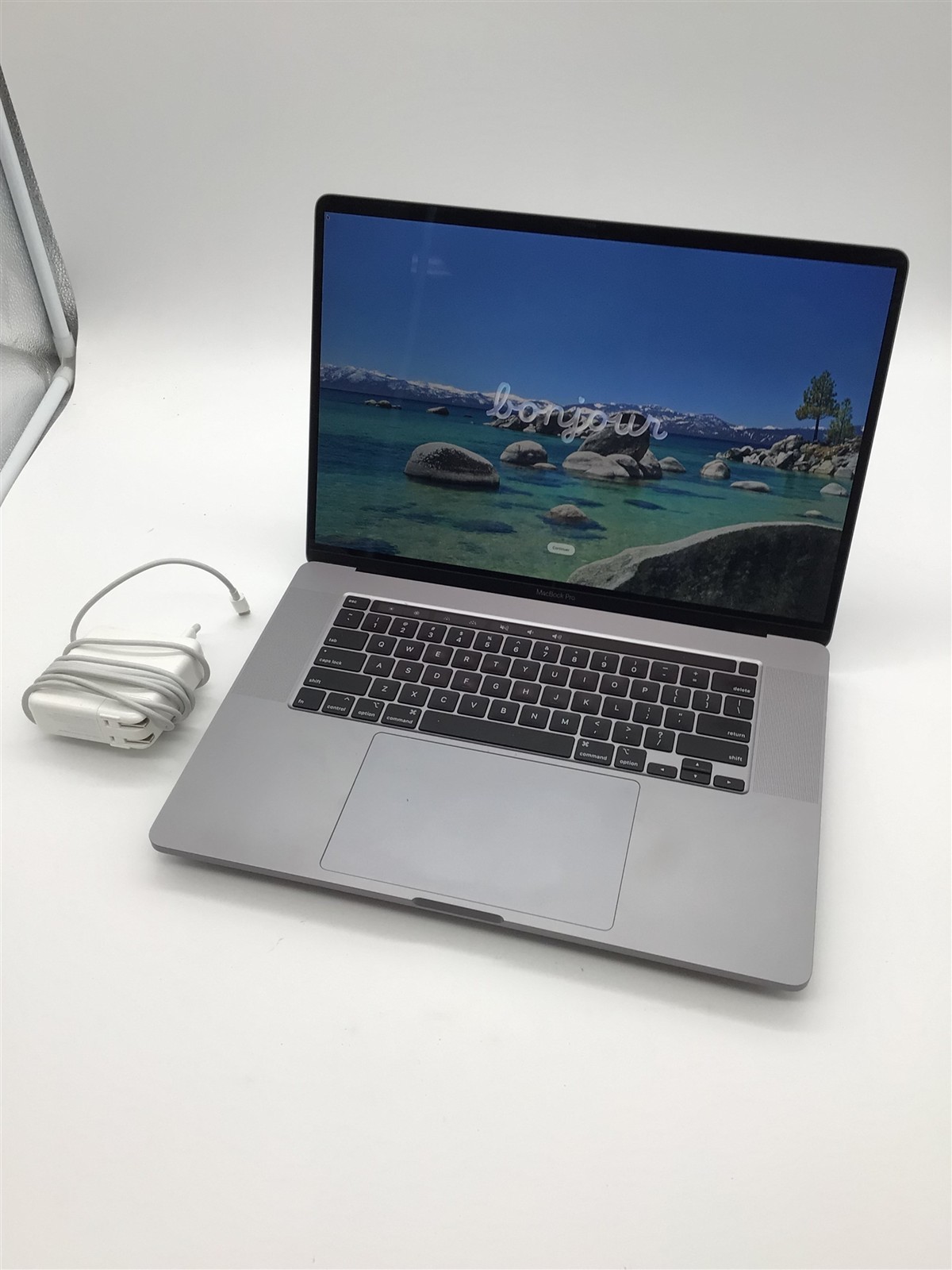 Apple MacBookPro 16″ 2019 A2141 i9-9980HK 2.40GHz/32GB RAM/512GB NVMe