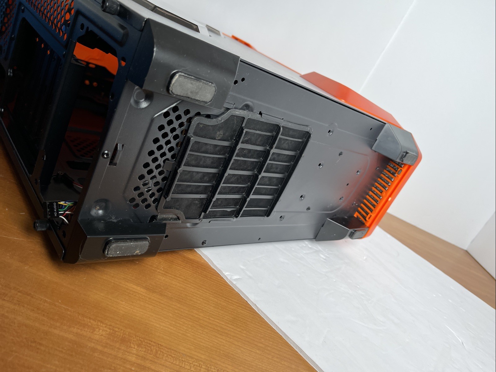 Segotep Computer Case Orange & Black W/ Wires Inside, Tested & Works