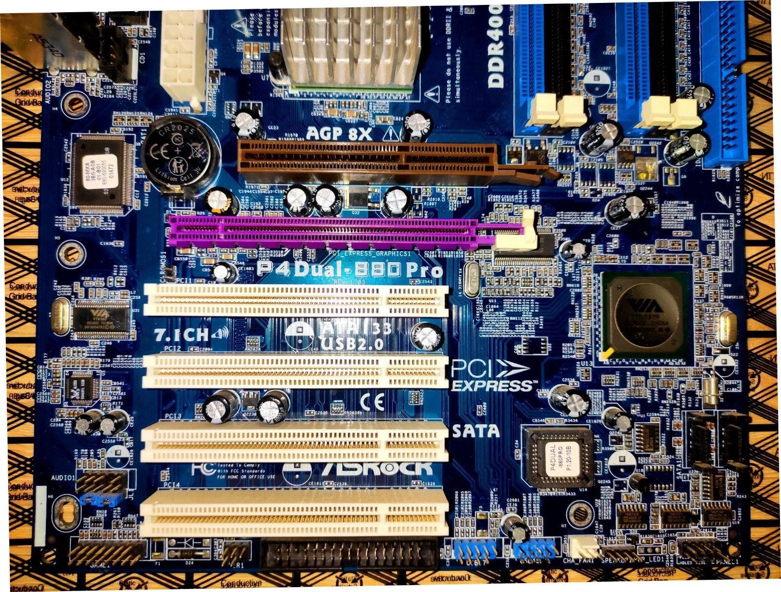 ASRock P4Dual-880Pro Soc.478 Rev 1.03 AGP+PCI-Express VIA® PT880 Pro