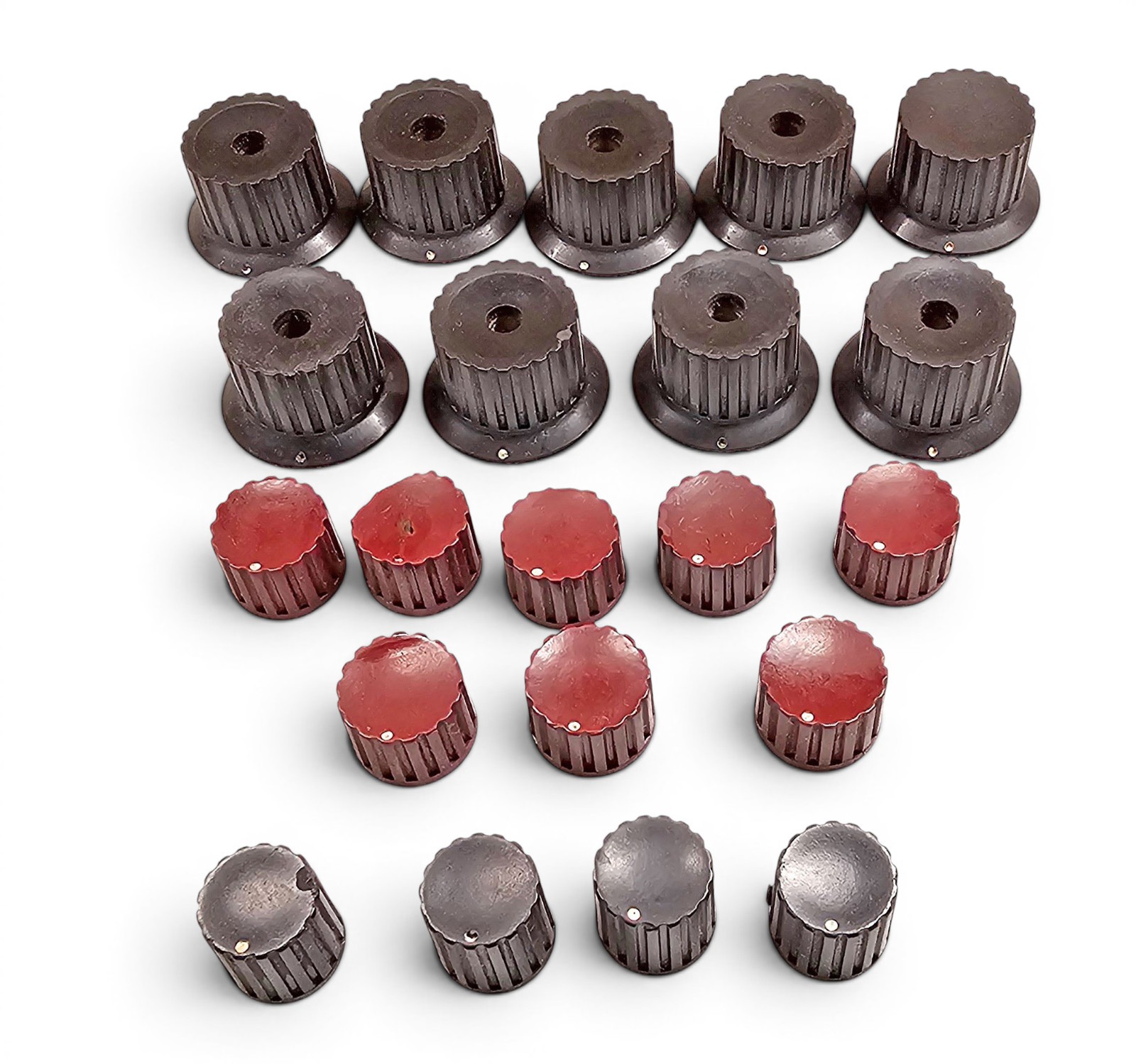 Tektronix Oscilloscope Knob Lot (21 Pcs) – Fits 535A 545A 545 – Set Screws