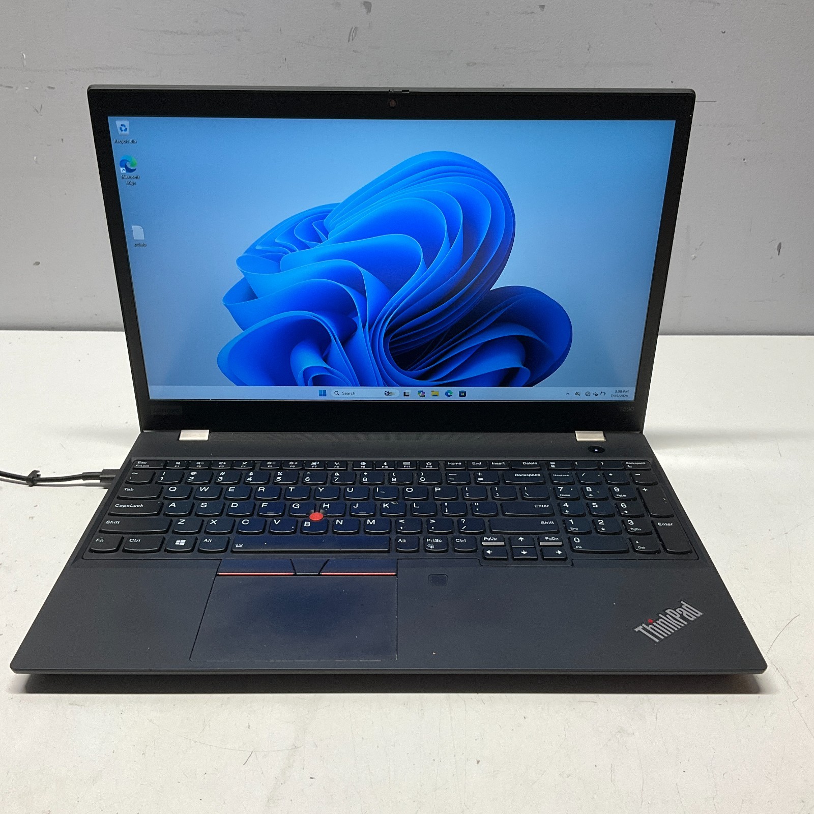 Lenovo ThinkPad T590 i7-8565U 8GB RAM 256GB SSD Windows 11 Pro 15.6″ Laptop