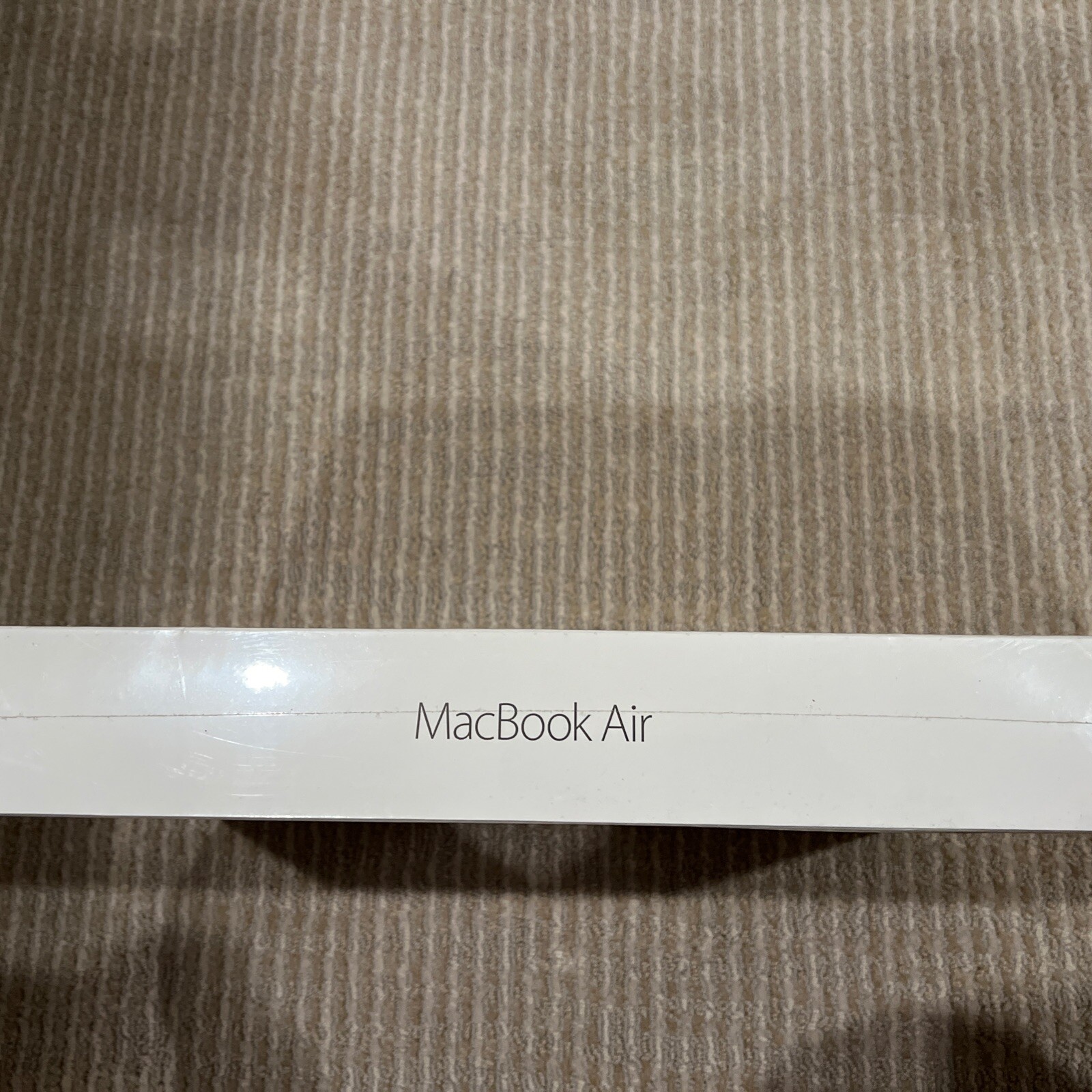 Apple MacBook Air 13.3″ (256GB SSD, Intel Core i5 5th generation, 1.6 GHz, 8GB)