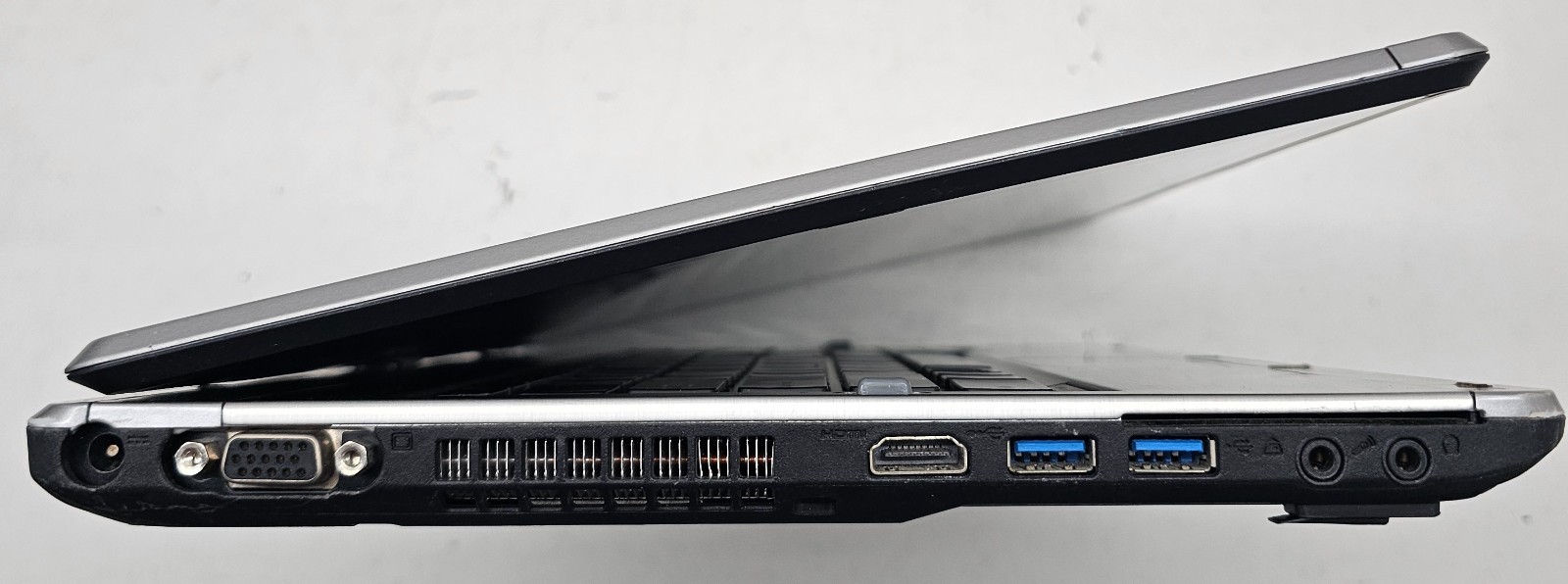 Fujitsu LifeBook T902 Laptop Intel Core i5-3230M 8GB Ram NO HD/OS (FL)