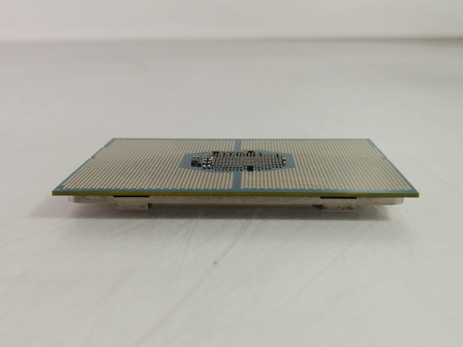 Intel Xeon Silver 4112 2.6 GHz LGA 3647-0 Server CPU Processor SR3GN