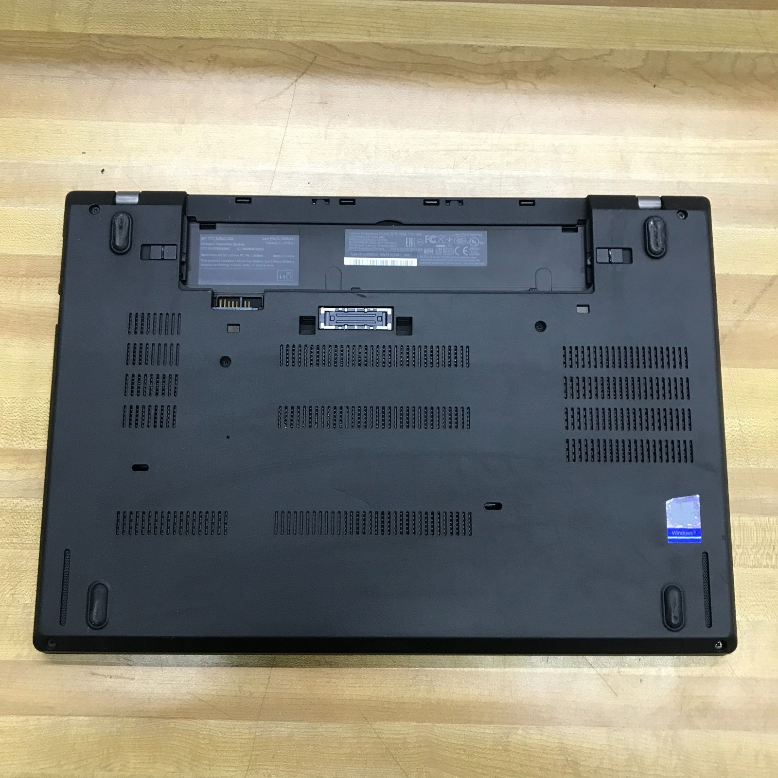 Lenovo ThinkPad T470s 14″ i5-7300U 2.60GHz 8GB RAM 128GB SSD (Windows 11 Pro)