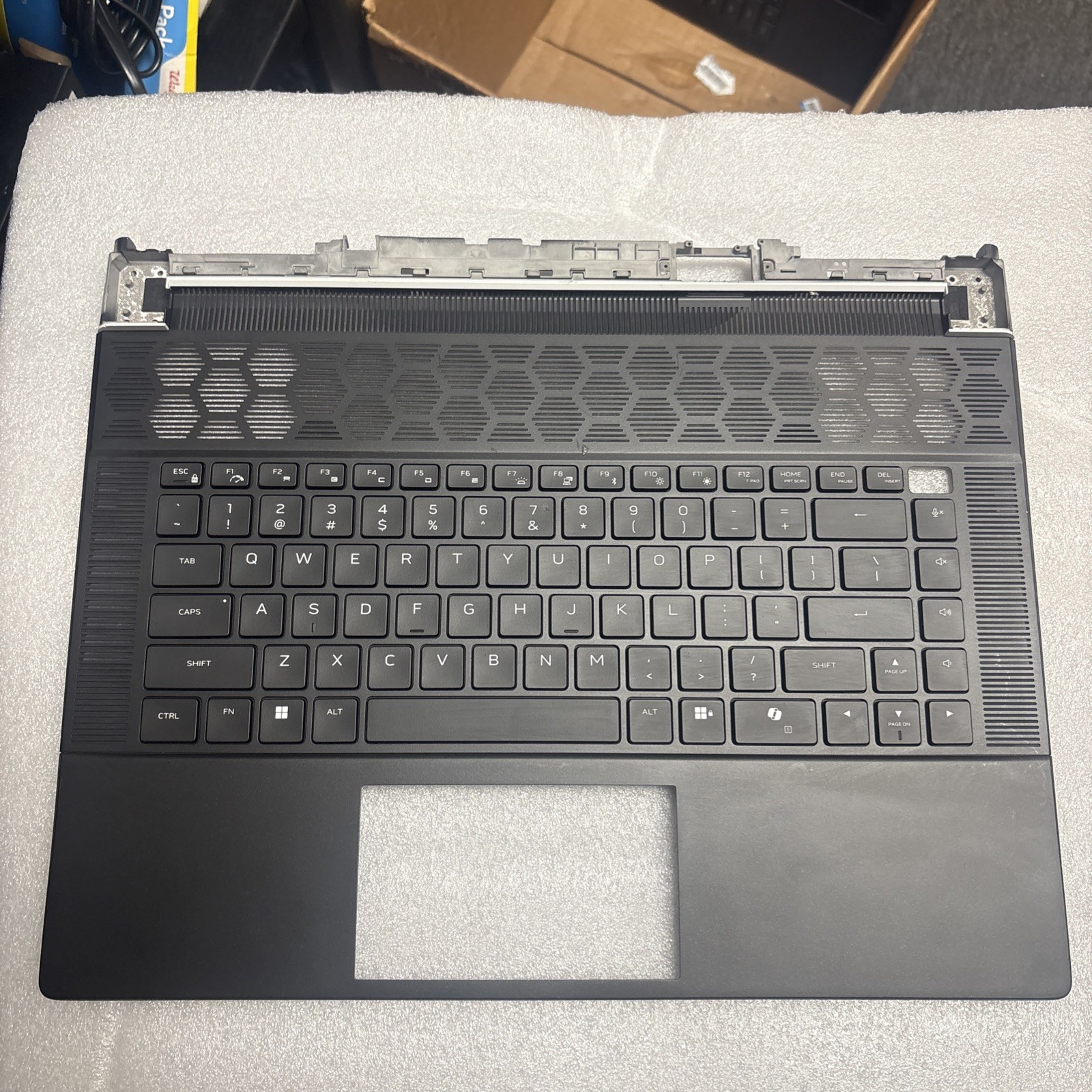 Dell Alienware X16 R1/R2 Palmrest & US ENG RGB Bcl Mechanical Kbd T5KN4 M70