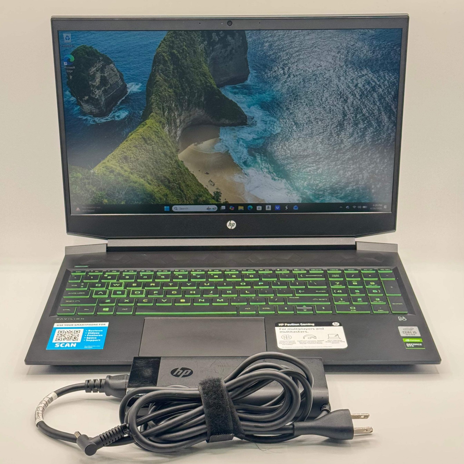 HP Pavilion 16-a0032dx 16″ i5 8GB 512GB Black