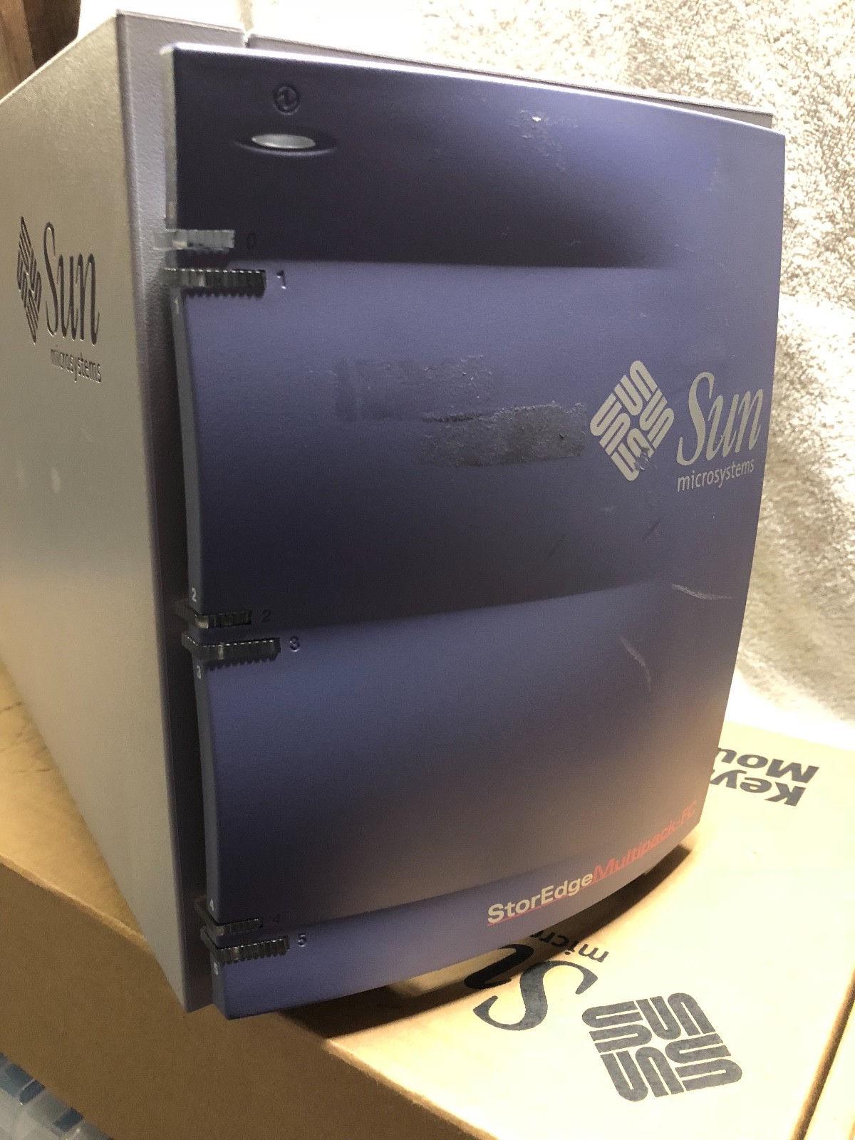 Sun SG-DSK020C-00G STORE EDGE Multi-Pack FC -711 Fiber channel Disk Array 6 bay
