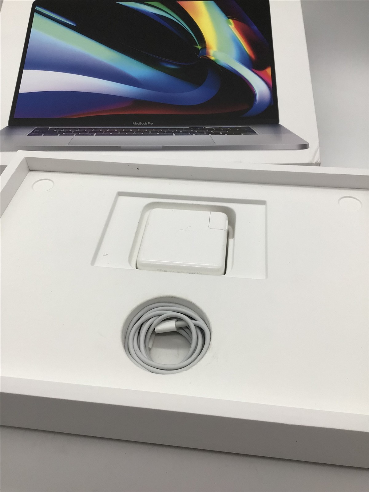 Apple Macbook Pro 16″ A2141 i7-9750H 2.60GHz/32GB RAM/512GB NVMe