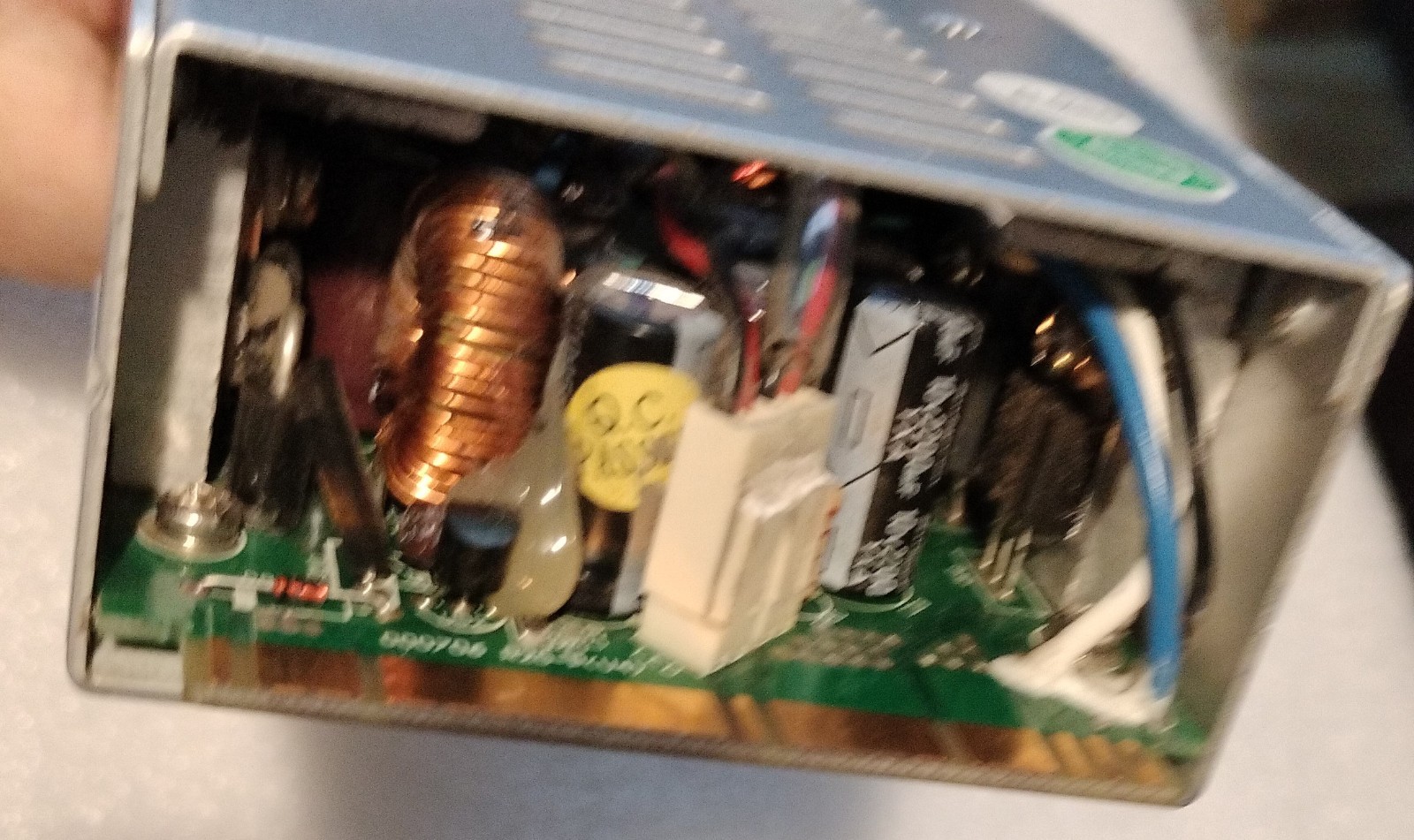 EMACS / ZIPPY server power supply – R2G-6300P-R – 300W – hot plug