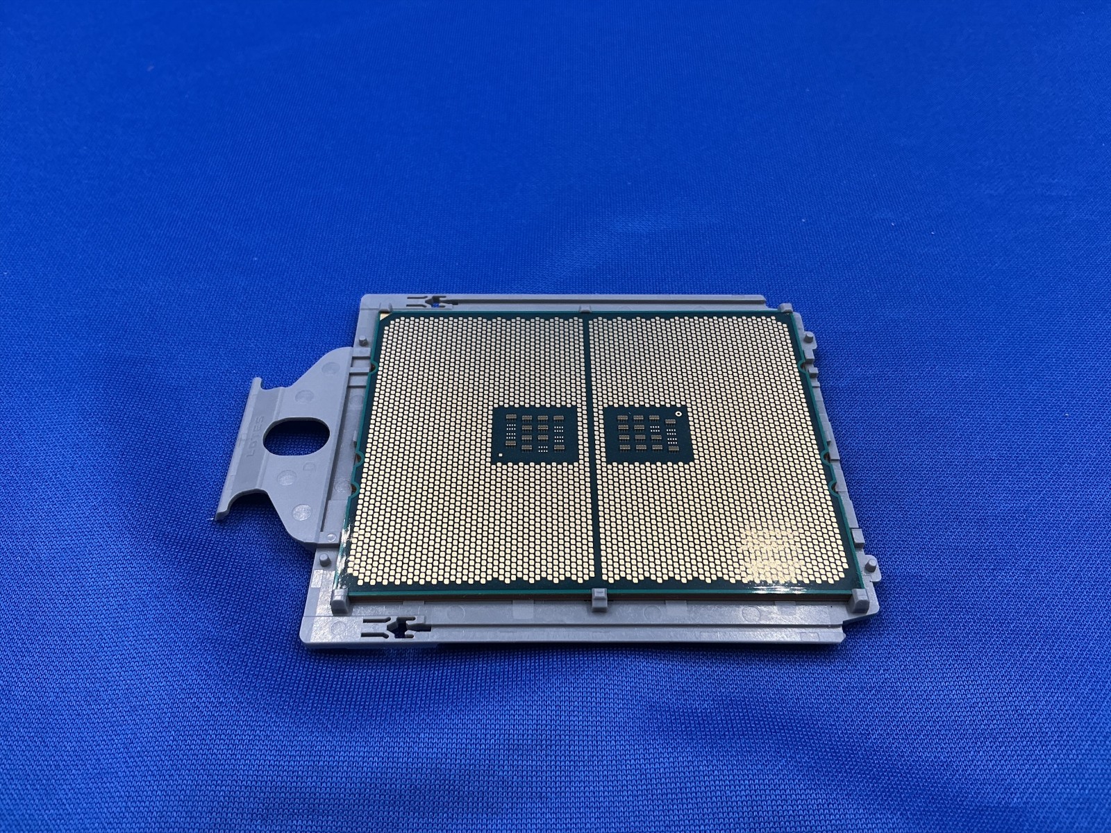 AMD EPYC 7313 Processor 16 Core 3.00GHz 128MB Cache 155W 100-000000329 Unlocked