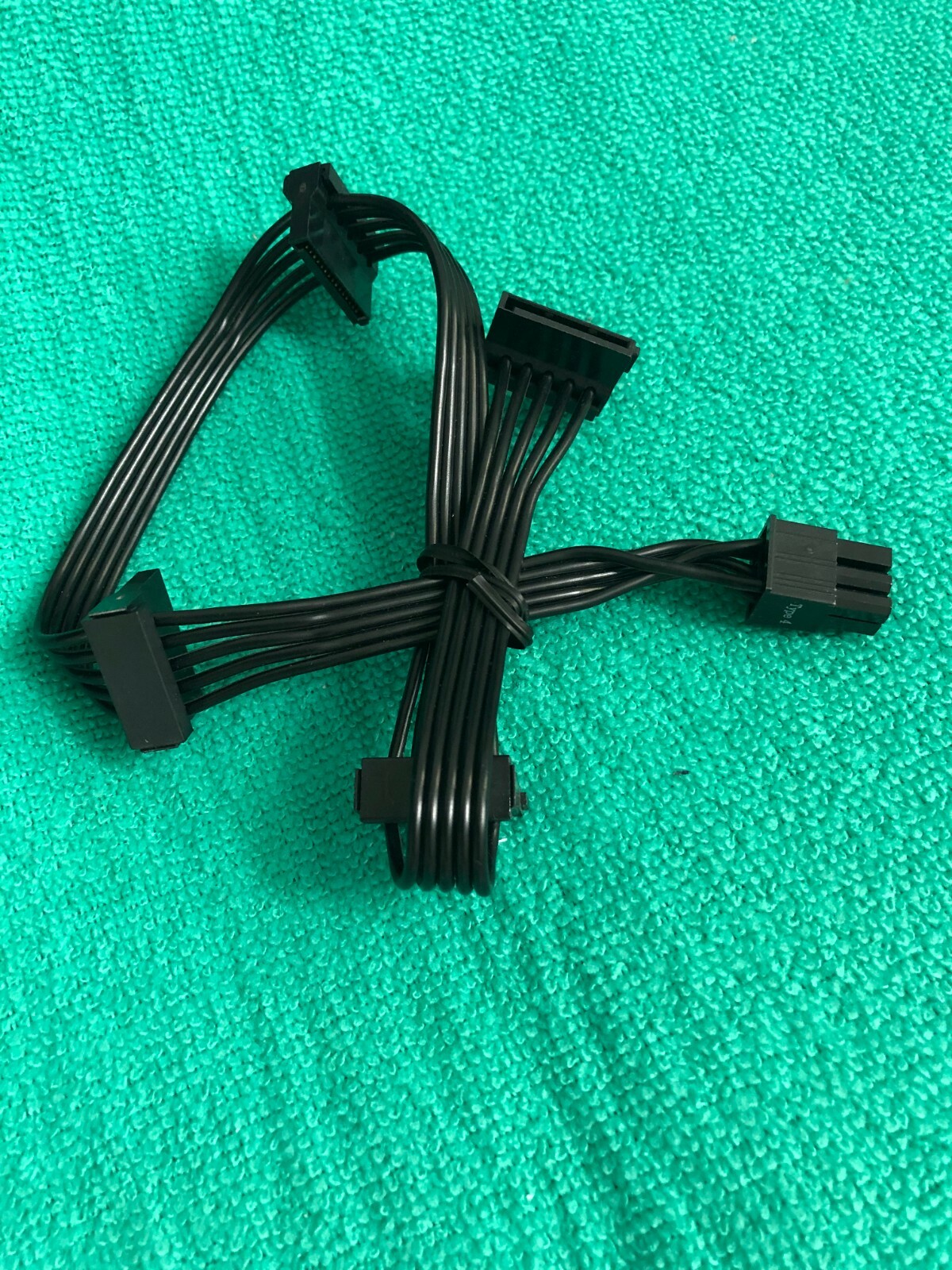 Corsair Type 4 6 Pin to 4 SATA DRIVER POWER CABLE FOR CORSAIR CXM