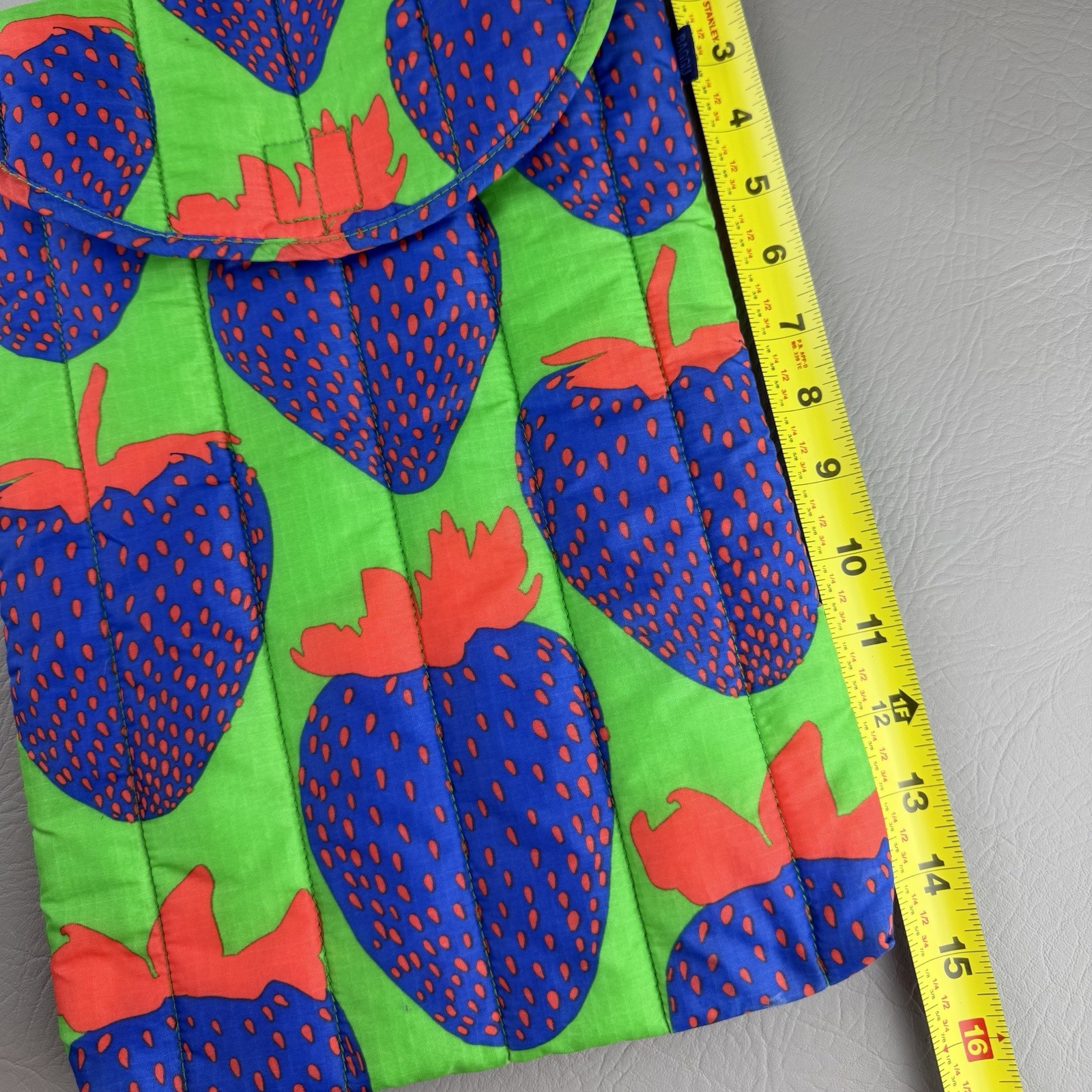 BAGGU Electric Strawberry 16” Laptop Sleeve DISC Green/Blue Symmetrical Pattern